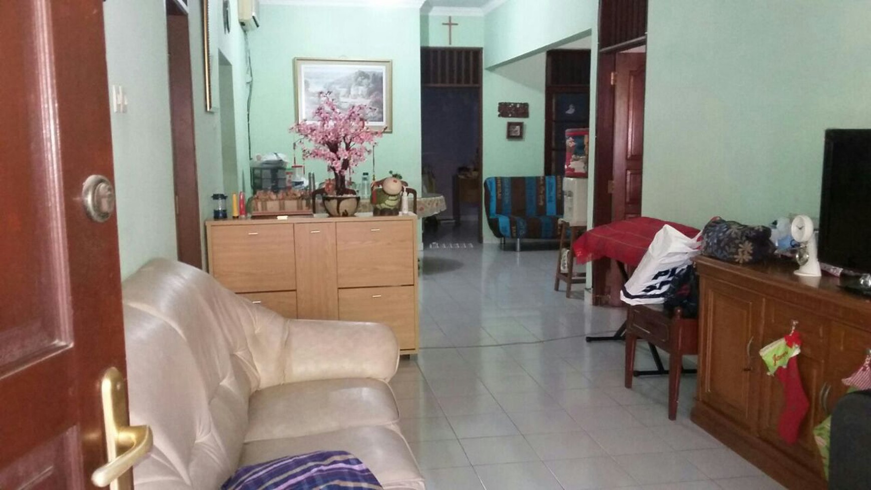Dijual Cepat Rumah Terawat di Kemang Pratama 2, Luas 162 m2