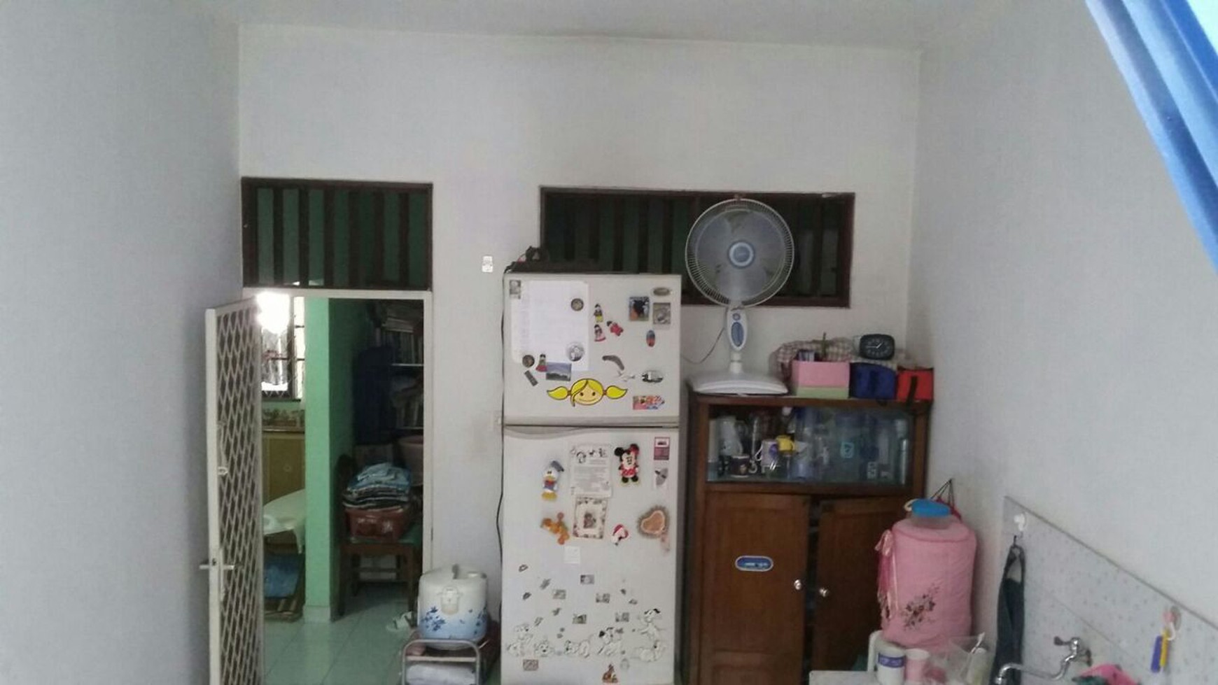 Dijual Cepat Rumah Terawat di Kemang Pratama 2, Luas 162 m2