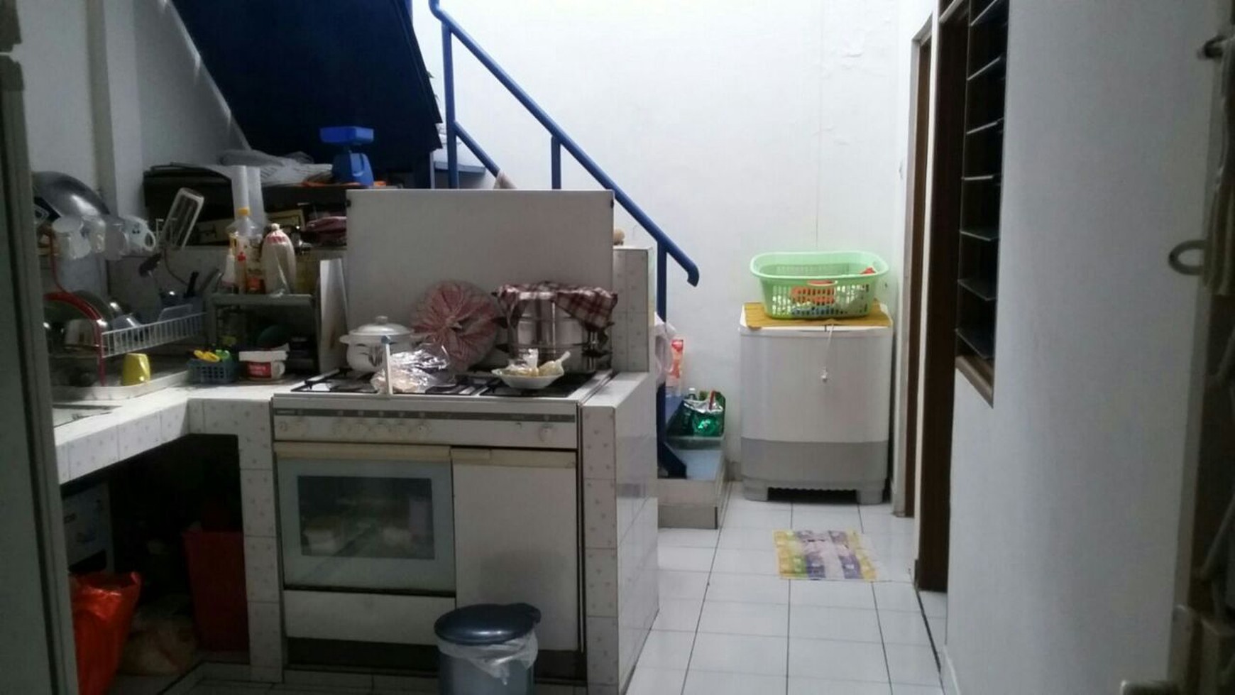 Dijual Cepat Rumah Terawat di Kemang Pratama 2, Luas 162 m2
