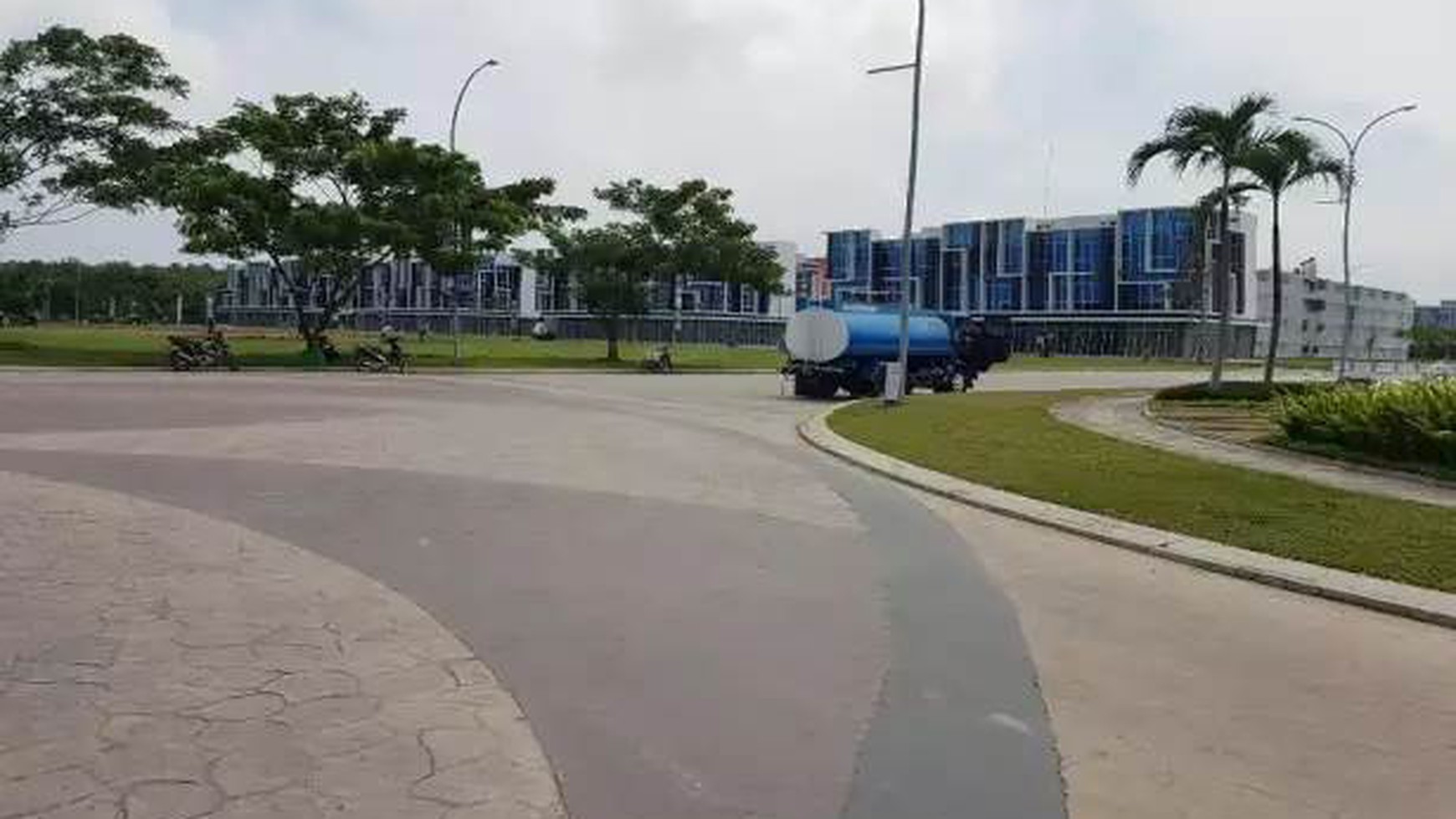 Gudang siap pakai di Taman Tekno