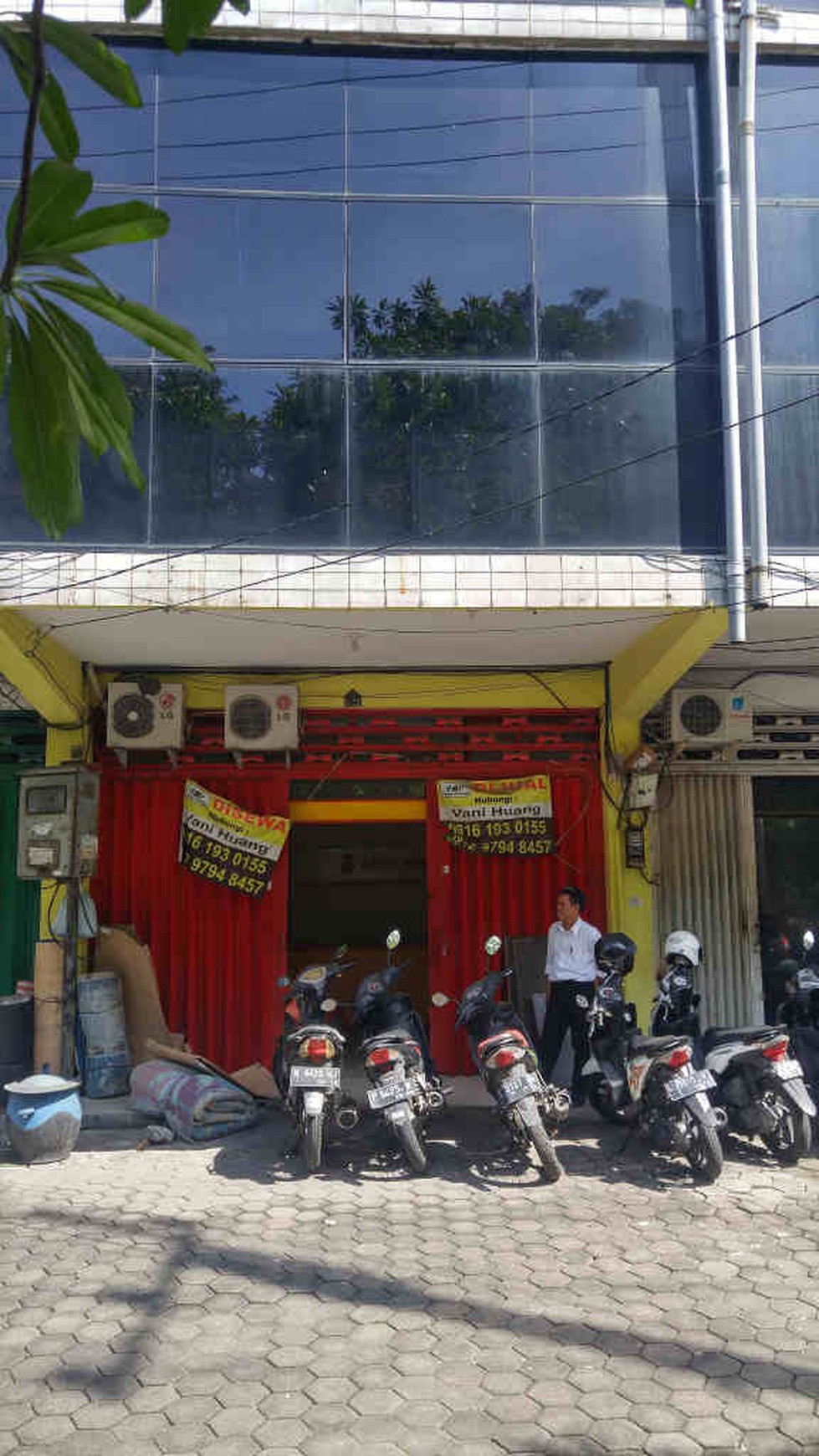 Ruko Dijual RMI Ngagel Lokasi Depan Jalan Utama Lebar Parkir Luas.