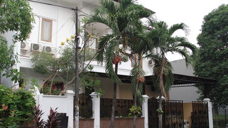 Dijual Rumah Asri di Pondok Indah