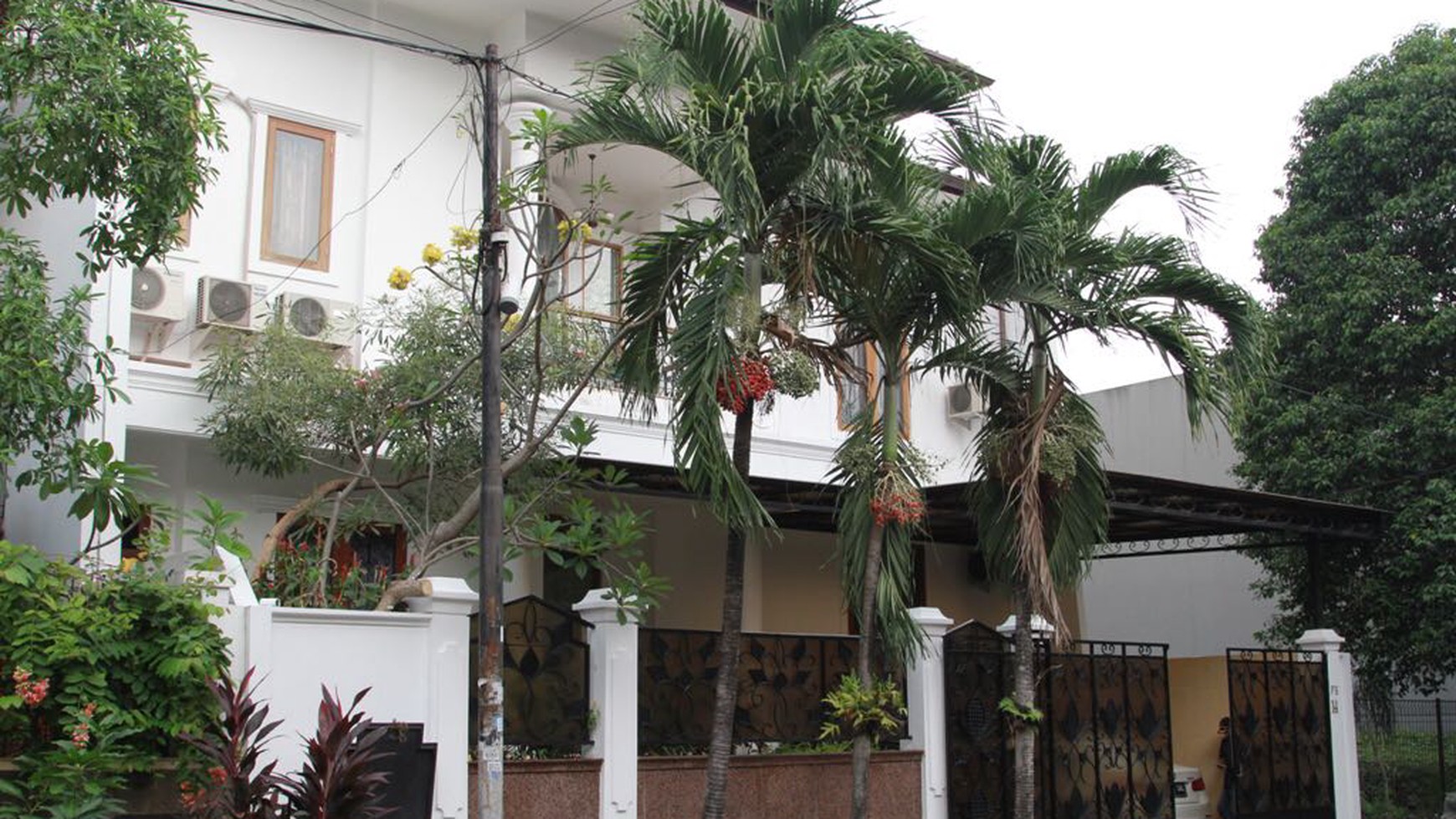Dijual Rumah Asri di Pondok Indah
