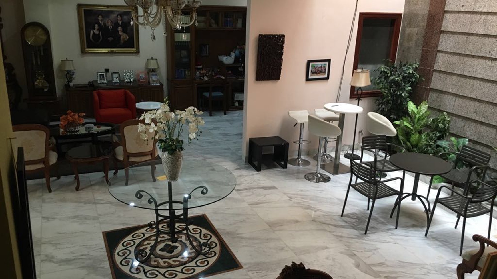 Dijual Rumah Asri di Pondok Indah