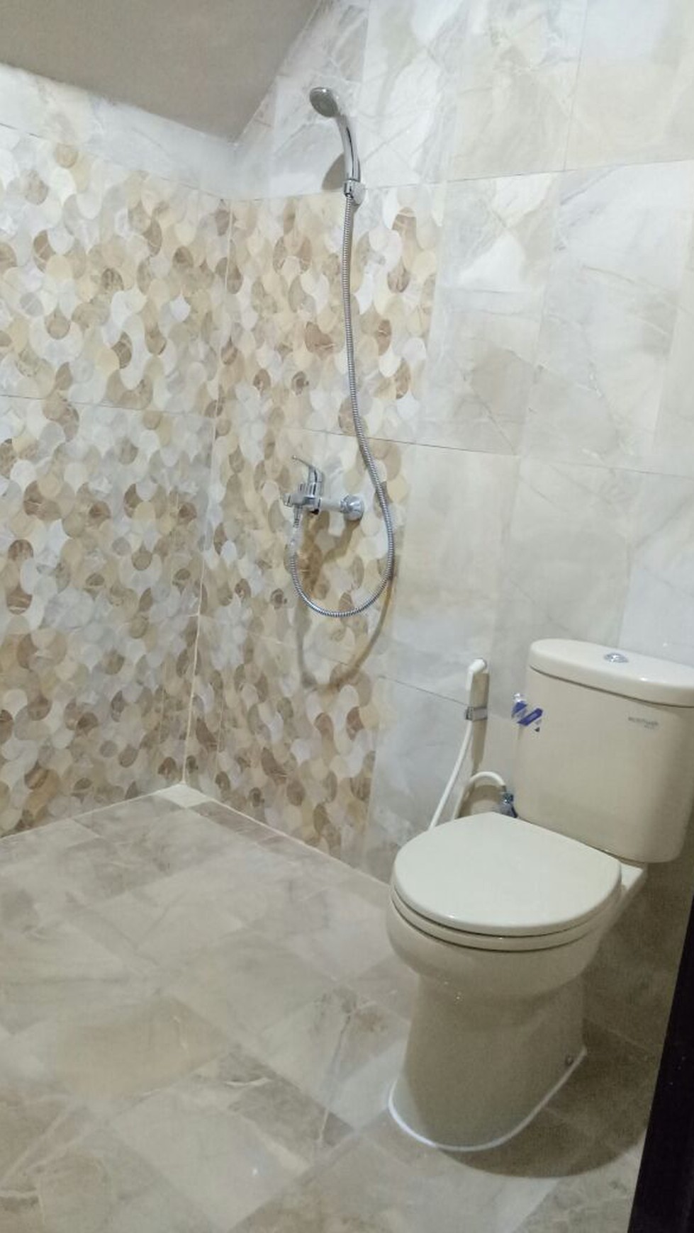 Rumah Baru, Minimalis, Aman,  Lokasi Stategis Di Sektor 5 Bintaro Dekat STAN