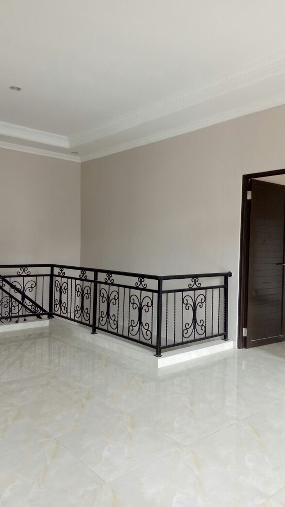 Rumah Baru, Minimalis, Aman,  Lokasi Stategis Di Sektor 5 Bintaro Dekat STAN