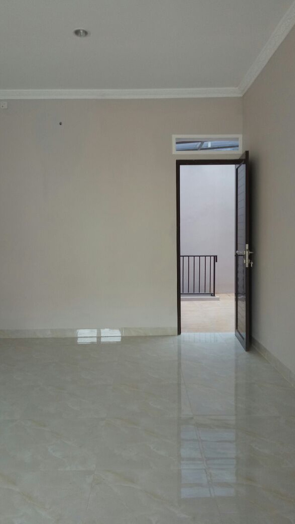 Rumah Baru, Minimalis, Aman,  Lokasi Stategis Di Sektor 5 Bintaro Dekat STAN