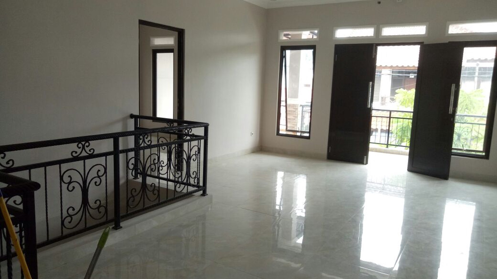 Rumah Baru, Minimalis, Aman,  Lokasi Stategis Di Sektor 5 Bintaro Dekat STAN