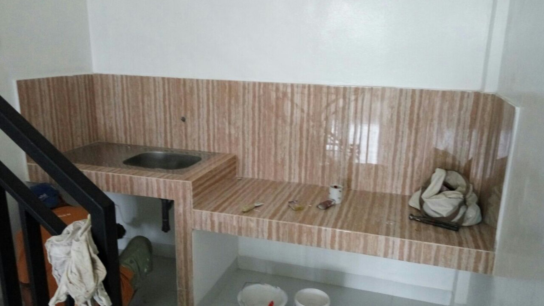 Dijual / Disewakan Ruko Baru di Jl. Prabu Siliwangi (total ada 7 unit) - Perum 4, Karawaci