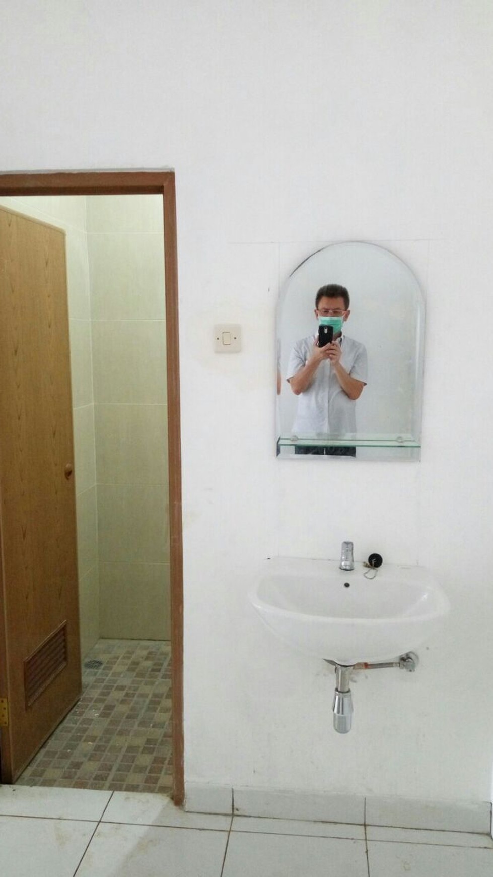 Dijual / Disewakan Ruko Baru di Jl. Prabu Siliwangi (total ada 7 unit) - Perum 4, Karawaci