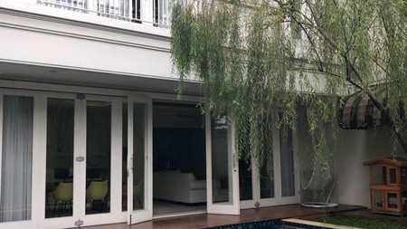 Rumah Sangat Bagus di Bintaro sektor 9 Plus Kolam Renang