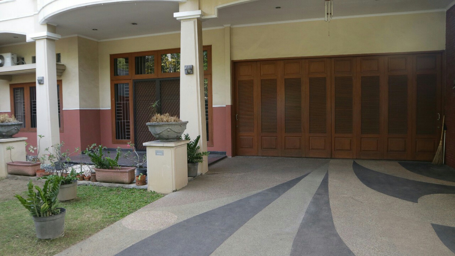 Sewa Rumah 2 lantai daerah rungkut