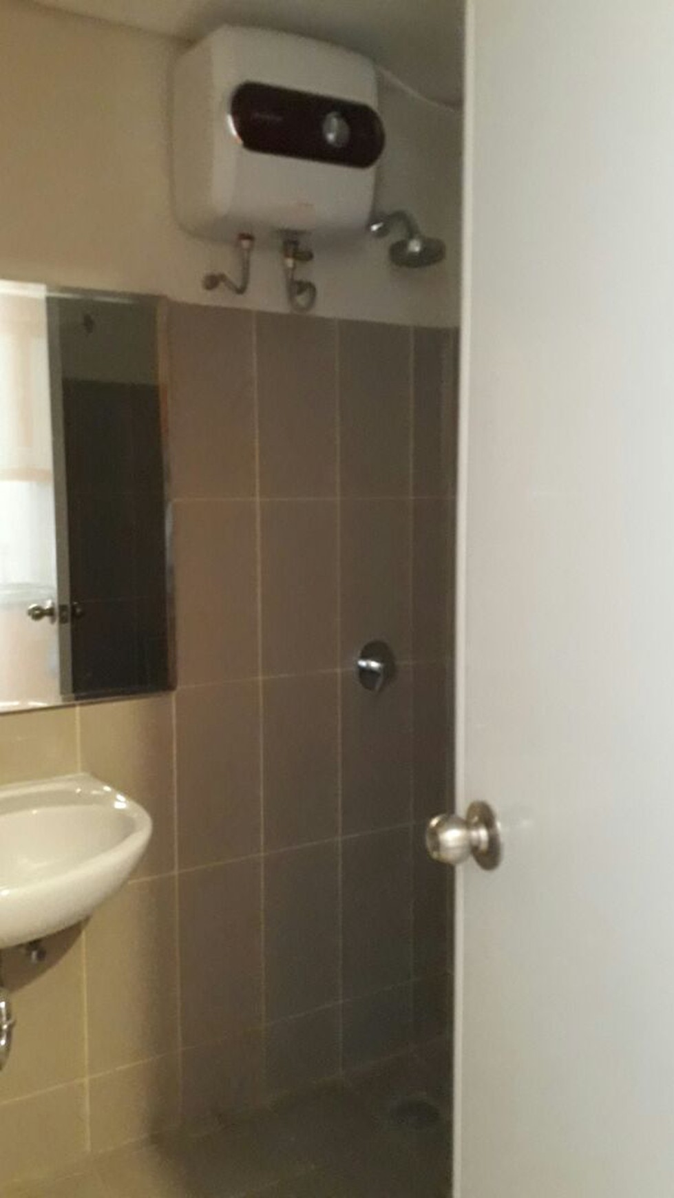 Apartemen Baru,Pinggir jalan di Bintaro Jaya 3a