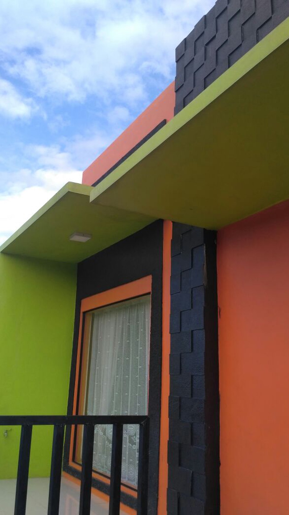 Rumah Dengan Kondisi Bangunan Sangat Bagus