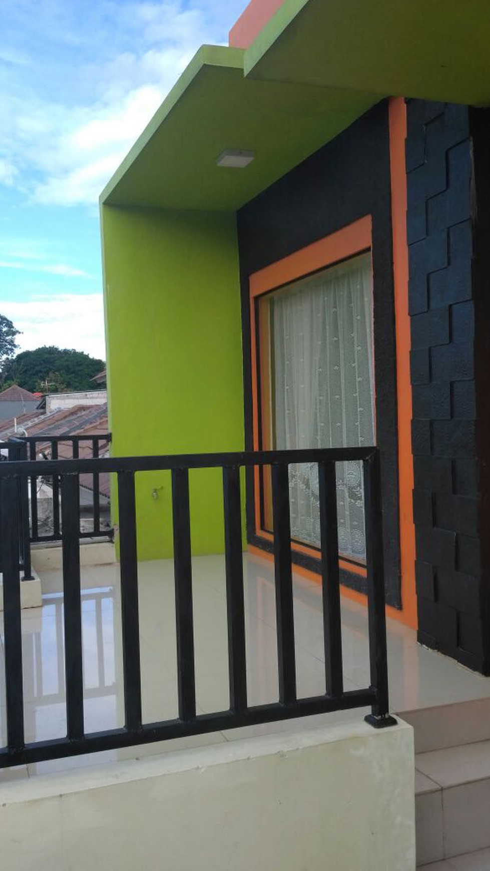 Rumah Dengan Kondisi Bangunan Sangat Bagus