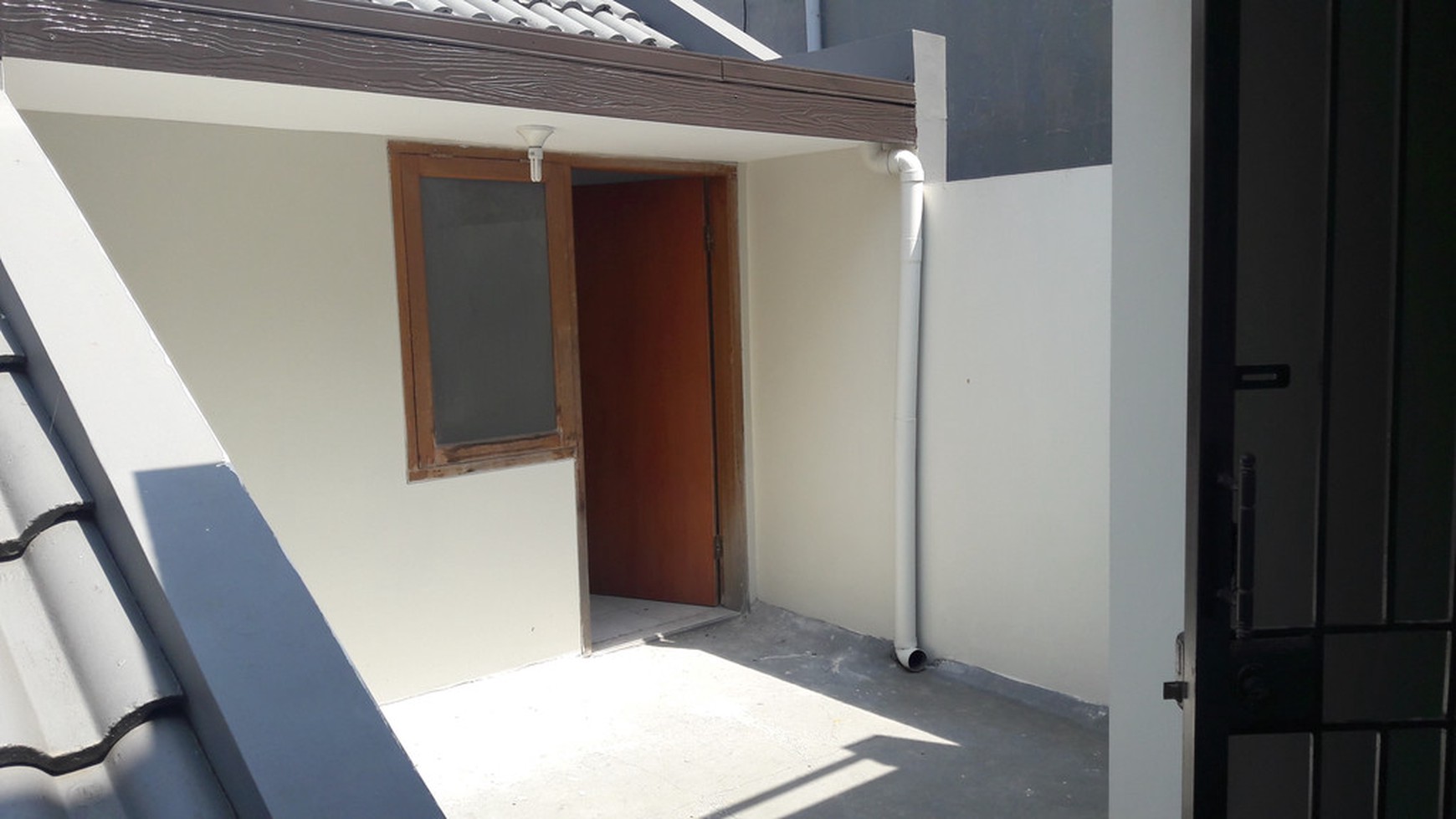Rumah di lingkungan Elit Singgasana Pradana