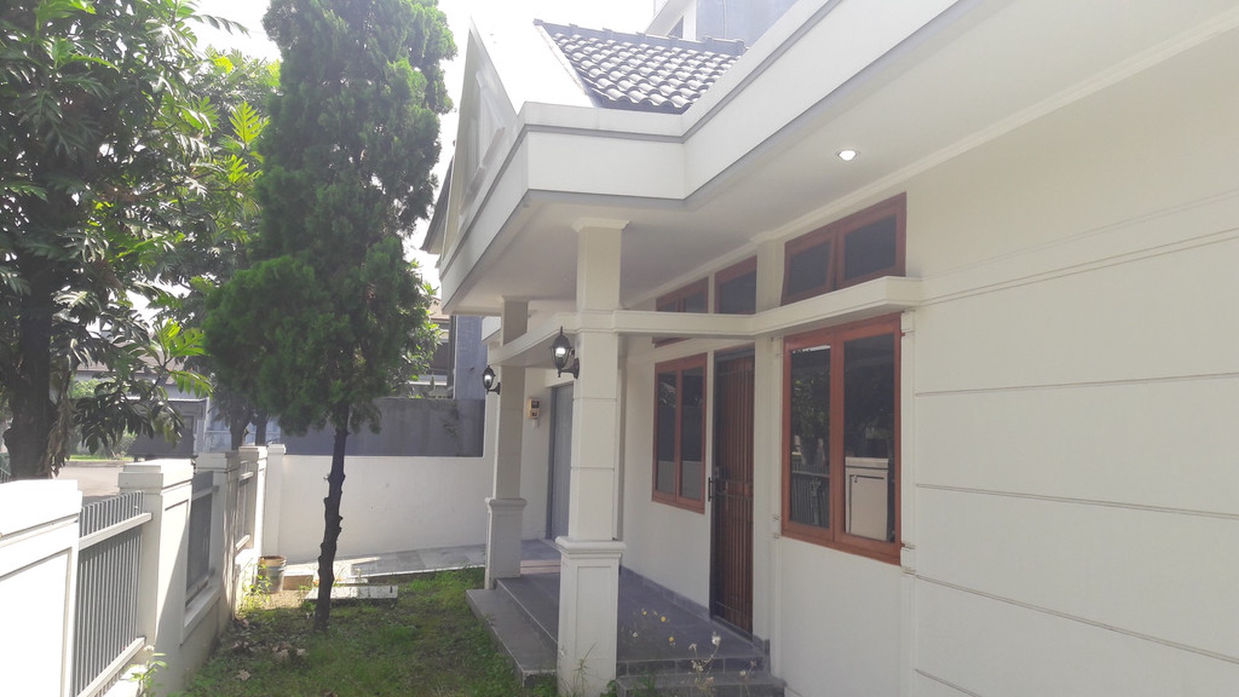 Rumah di lingkungan Elit Singgasana Pradana