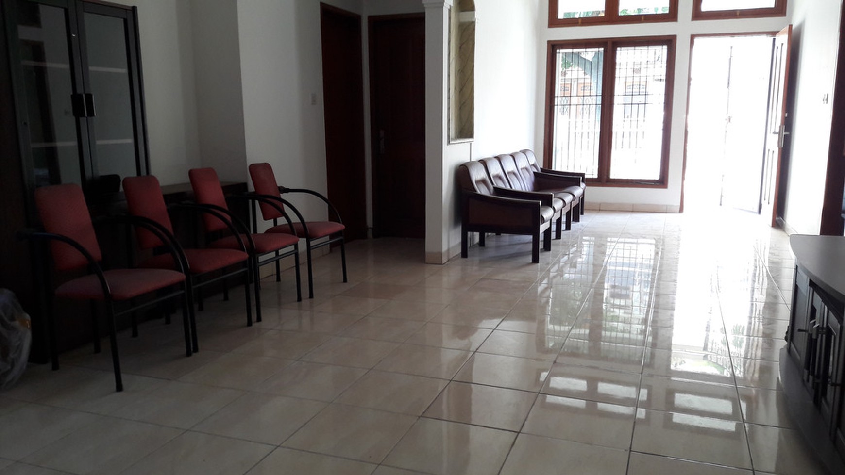 Rumah di lingkungan Elit Singgasana Pradana