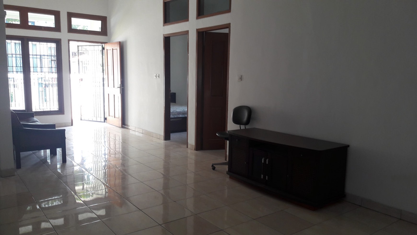 Rumah di lingkungan Elit Singgasana Pradana
