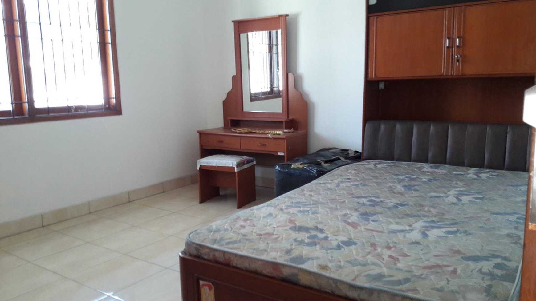 Rumah di lingkungan Elit Singgasana Pradana
