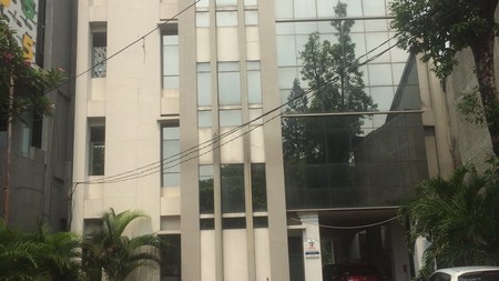 Disewakan Gedung Komersial Bagus di Cikini Menteng