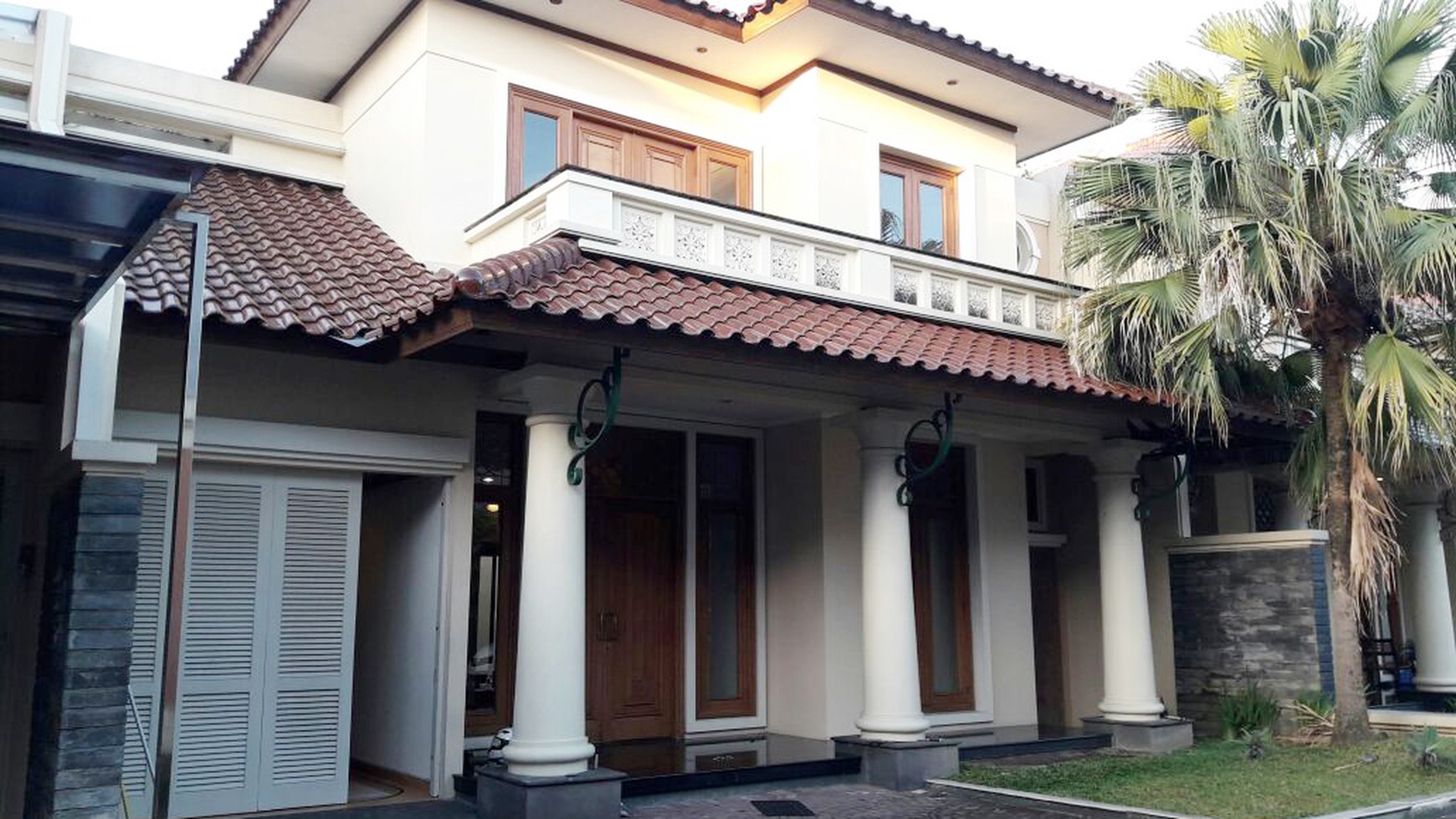 RUMAH MEWAH DIPERUMAHAN DENGAN KONSEP TOWNHOUSE, , SETURAN, DEPOK, SLEMAN.