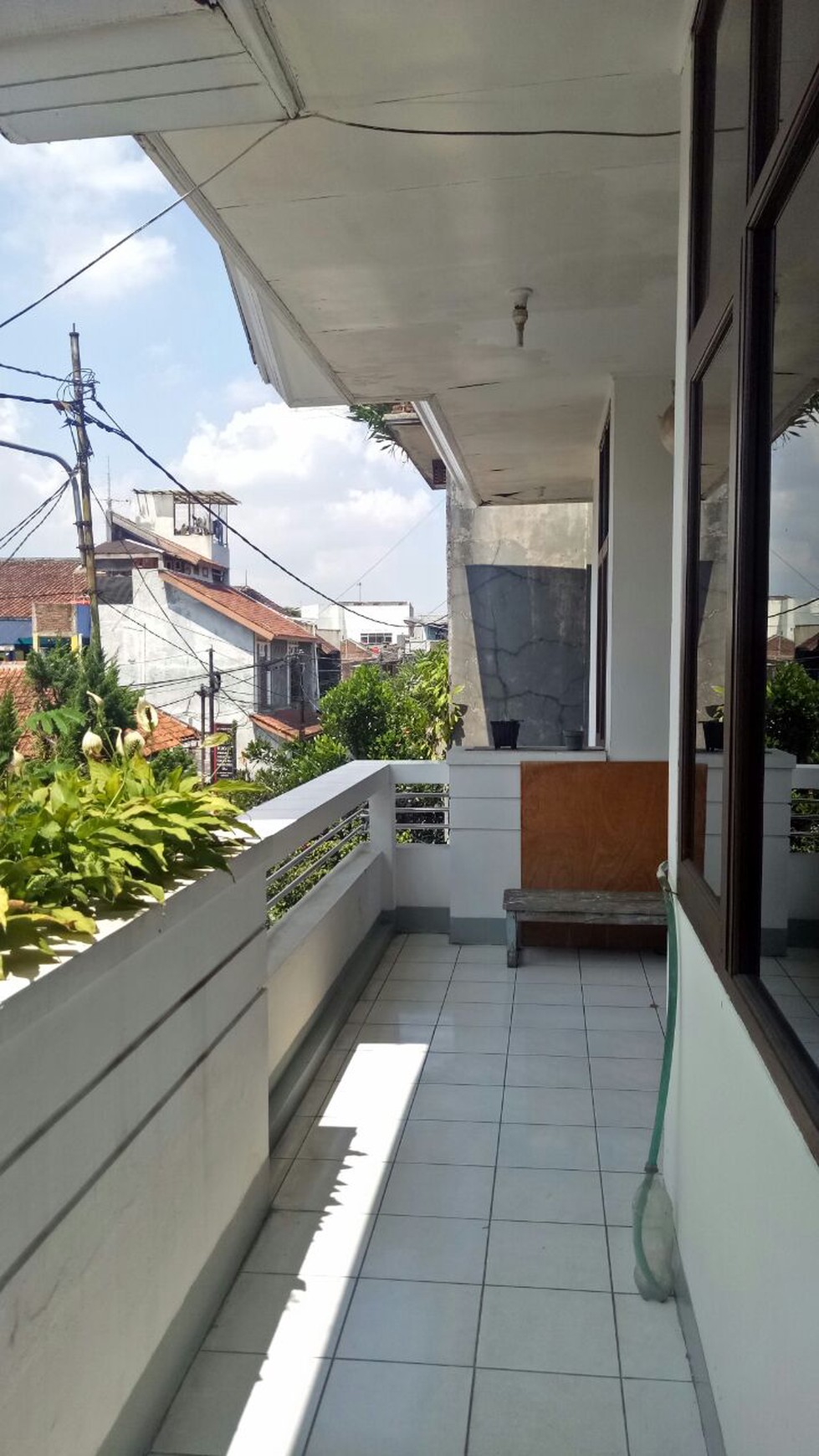 Rumah Terawat di Jl.Melong Kidul, Sayap Lengkong Besar