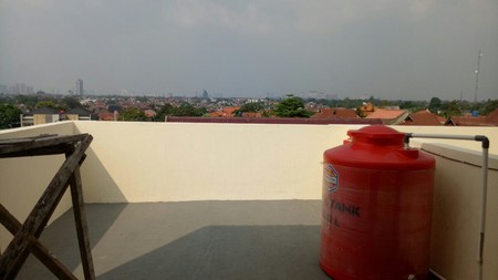 Ruko strategis,pinggir jalan,Bagus ,cocok buka usaha di pondok ranji