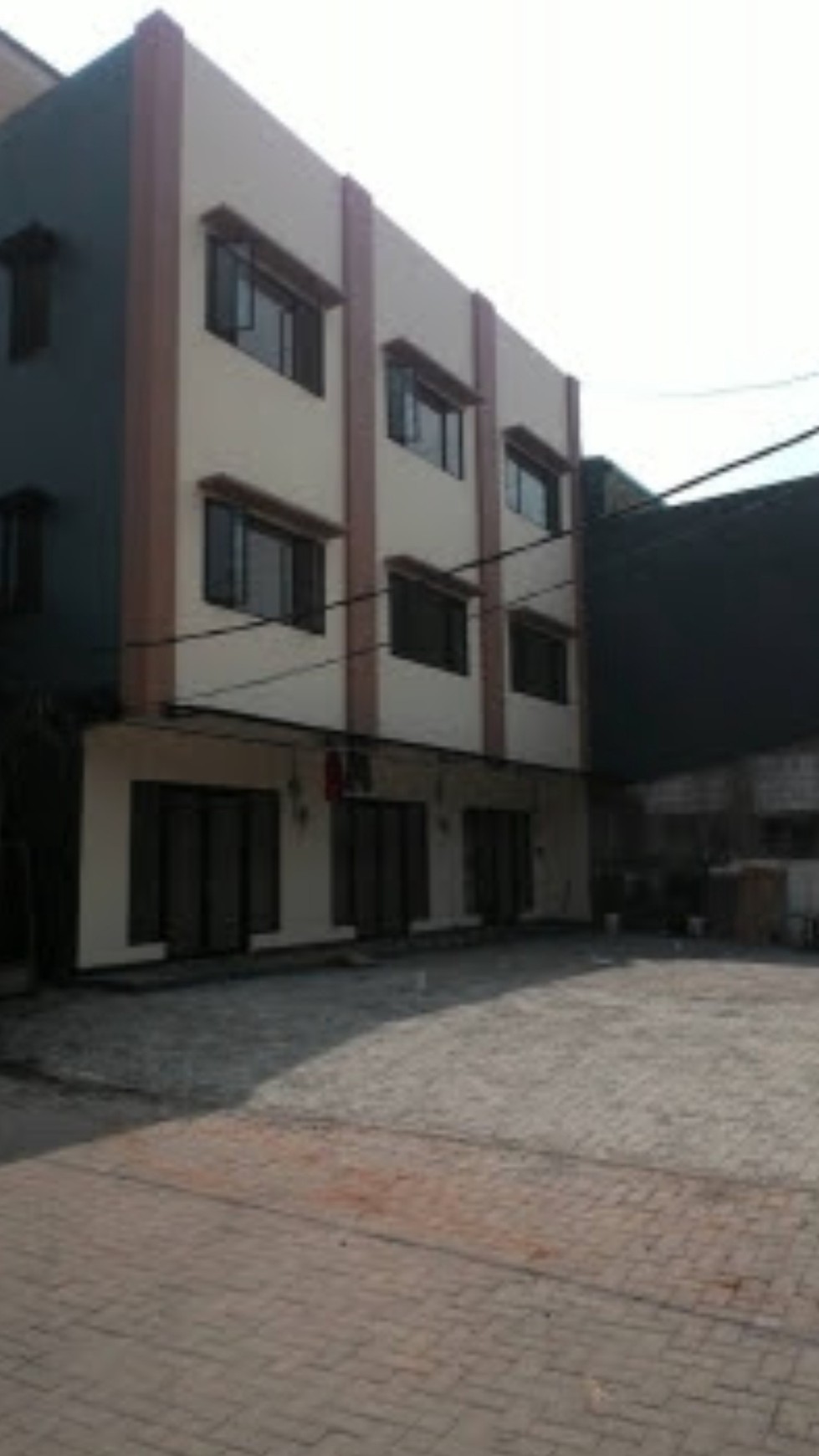 Ruko strategis,pinggir jalan,Bagus ,cocok buka usaha di pondok ranji