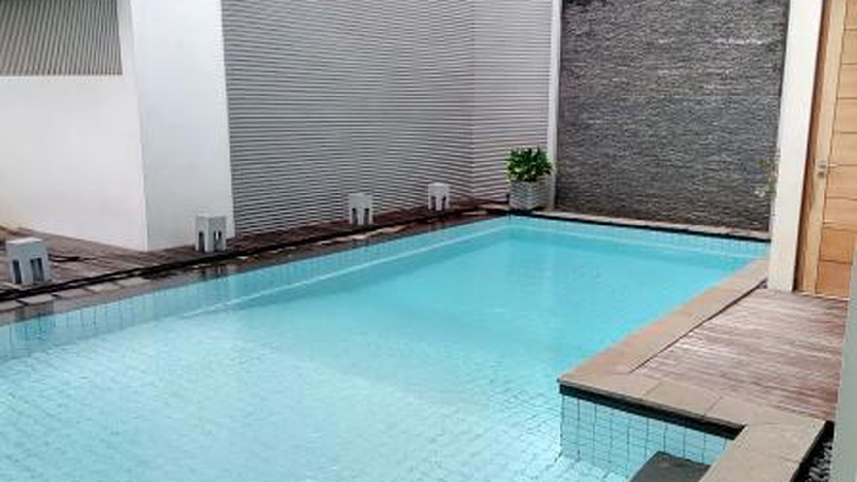 Rumah kondisi bagus dijual di Menteng; Jakarta Pusat