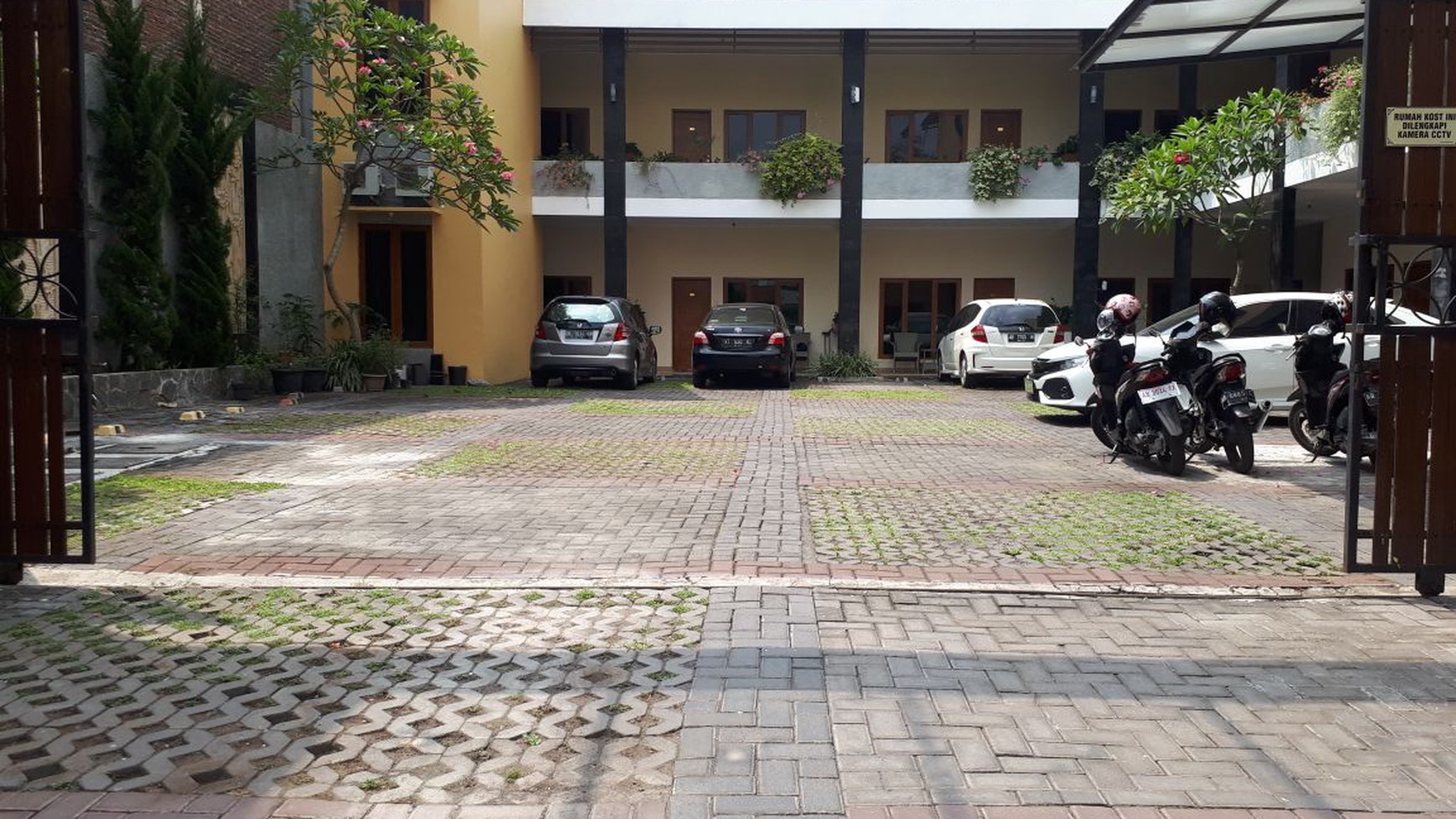 KOST EKSKLUSIF 24 KAMAR + FURNITURE DI DAERAH SETURAN, SLEMAN