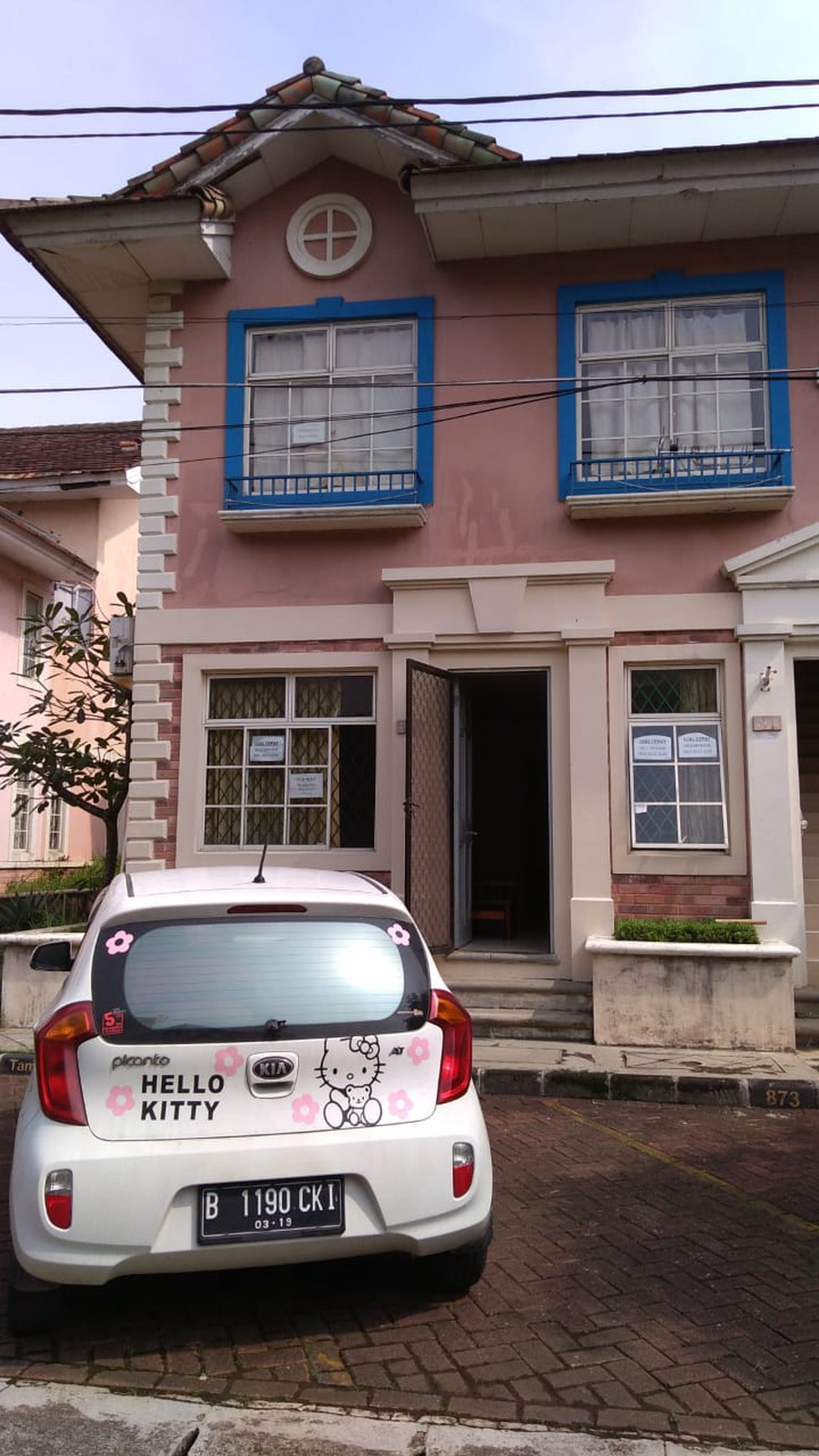 Dijual / Disewakan Townhouse di Taman Elok Selatan Lantai 1 - Lippo Karawaci