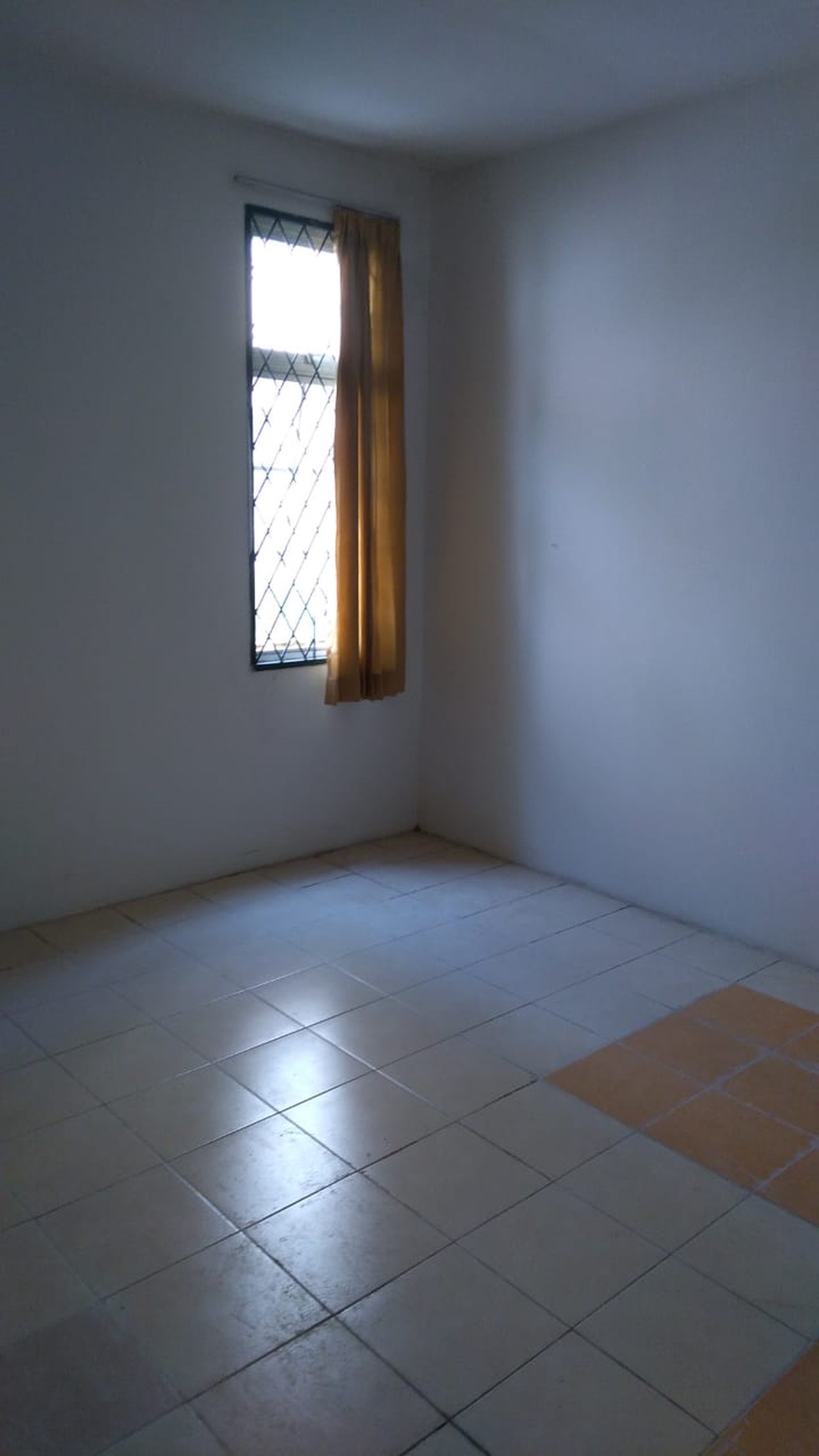 Dijual / Disewakan Townhouse di Taman Elok Selatan Lantai 1 - Lippo Karawaci