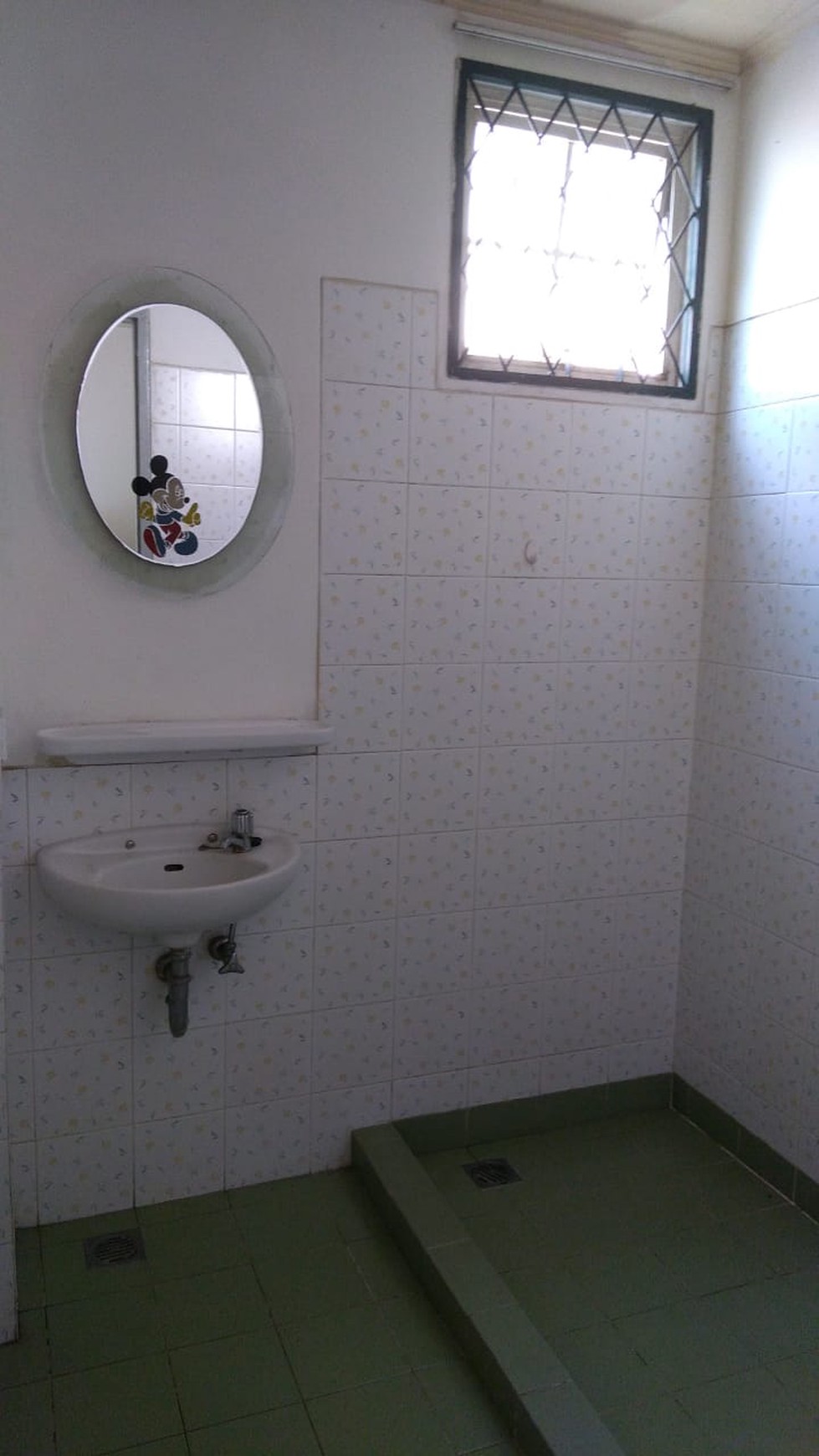 Dijual / Disewakan Townhouse di Taman Elok Selatan Lantai 1 - Lippo Karawaci