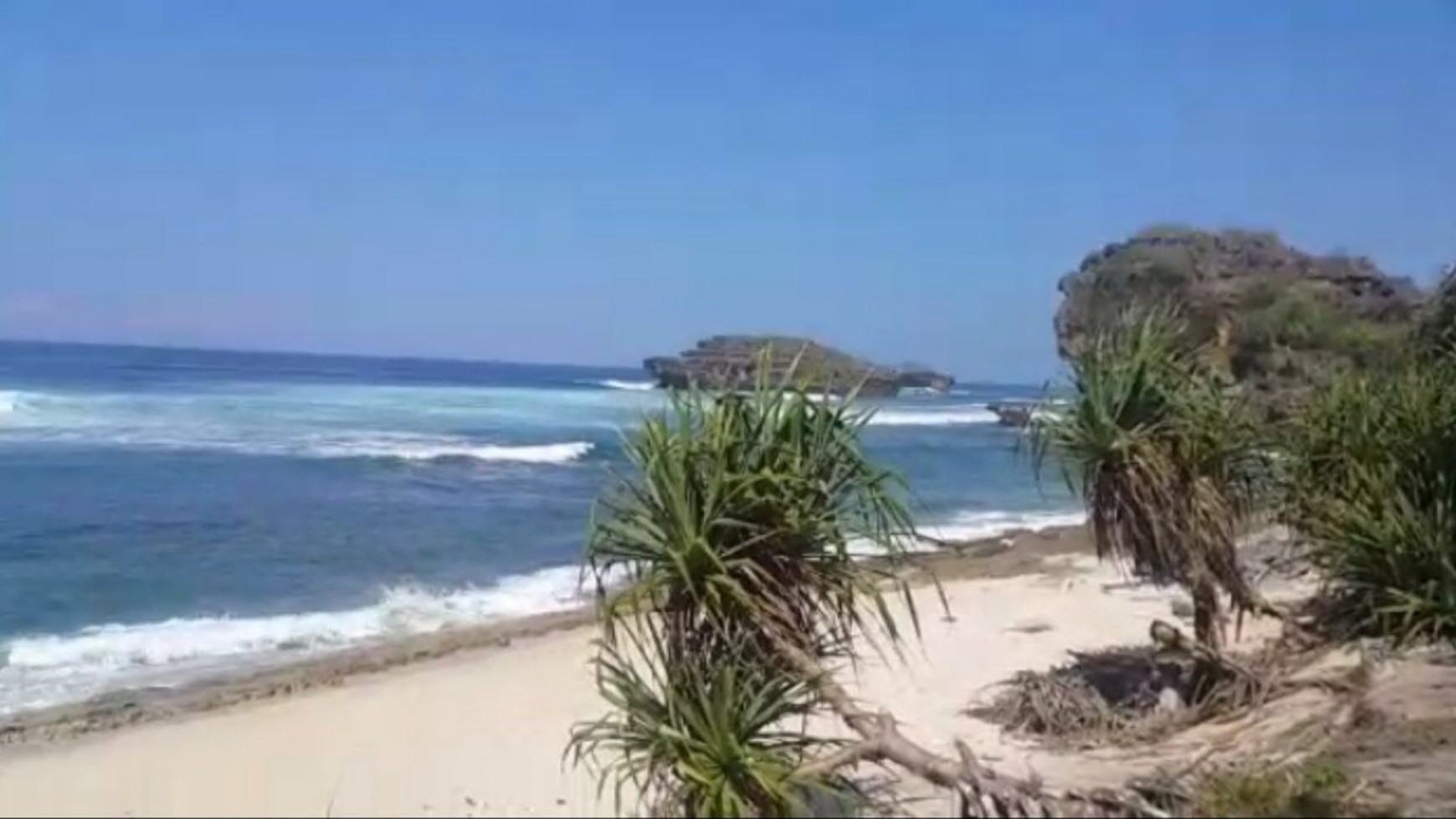 TANAH DENGAN VIEW PANTAI WATUKARUNG PACITAN, COCOK UNTUK VILLA
