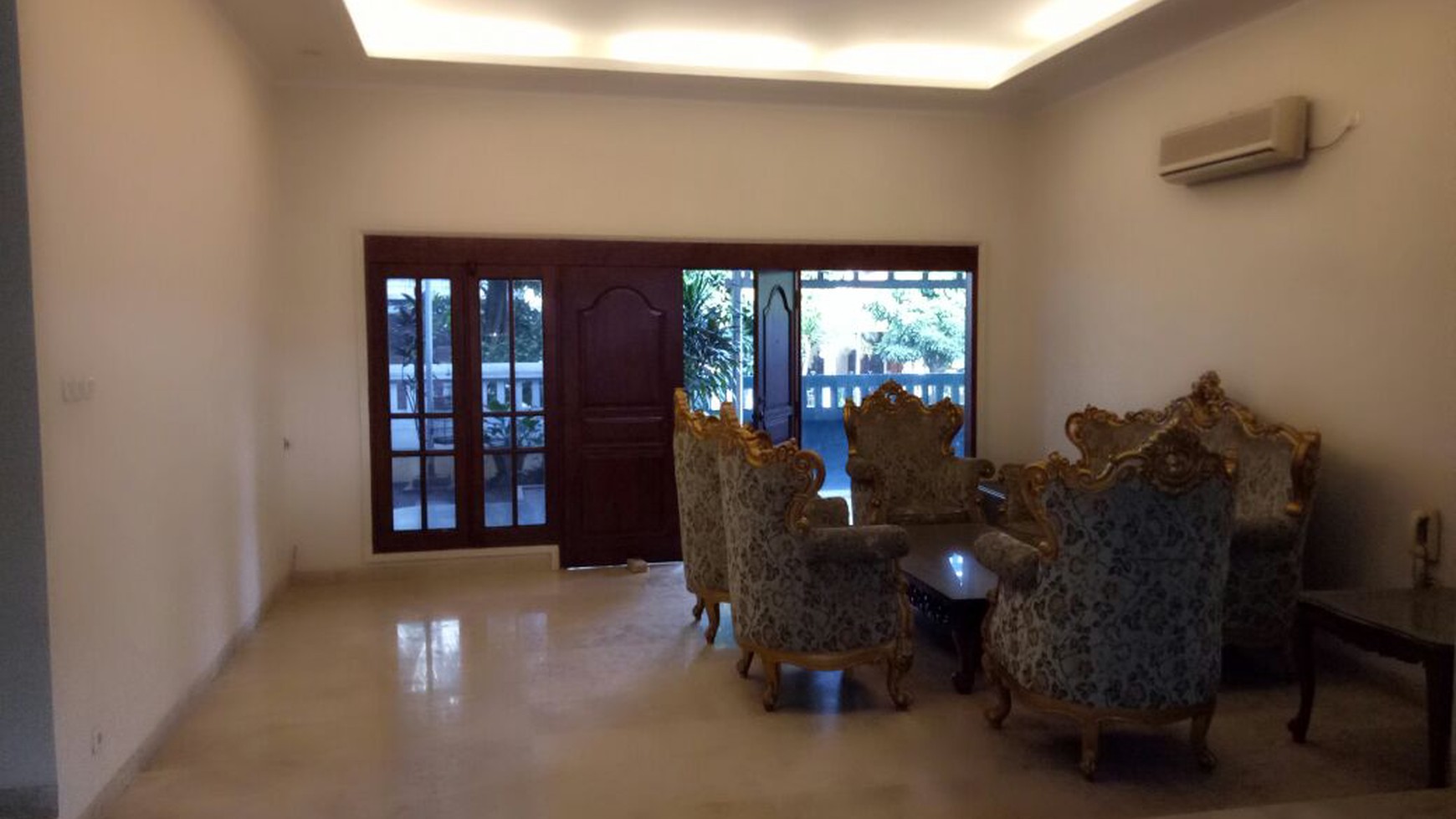 Rumah cantik,siap huni di Jl. Permata