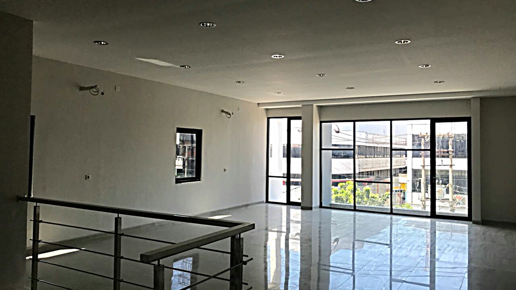 Ruko Baru Raya Bratang strategis