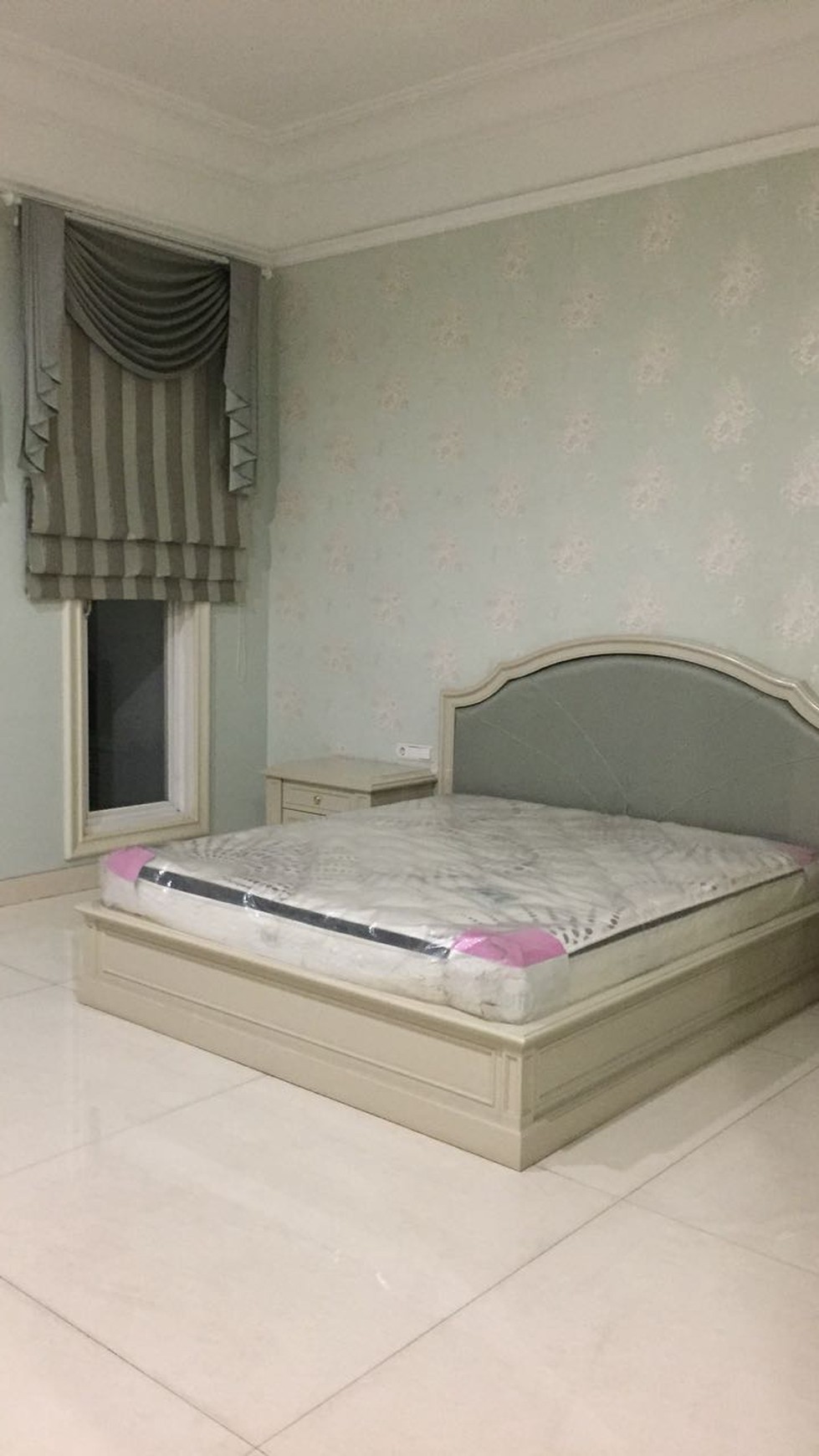 Rumah Tenang Dan Asri Di Pondok Indah