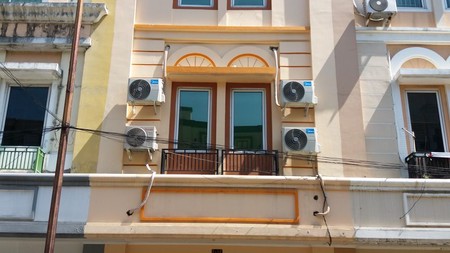 Ruko siap pakai Madrid 2