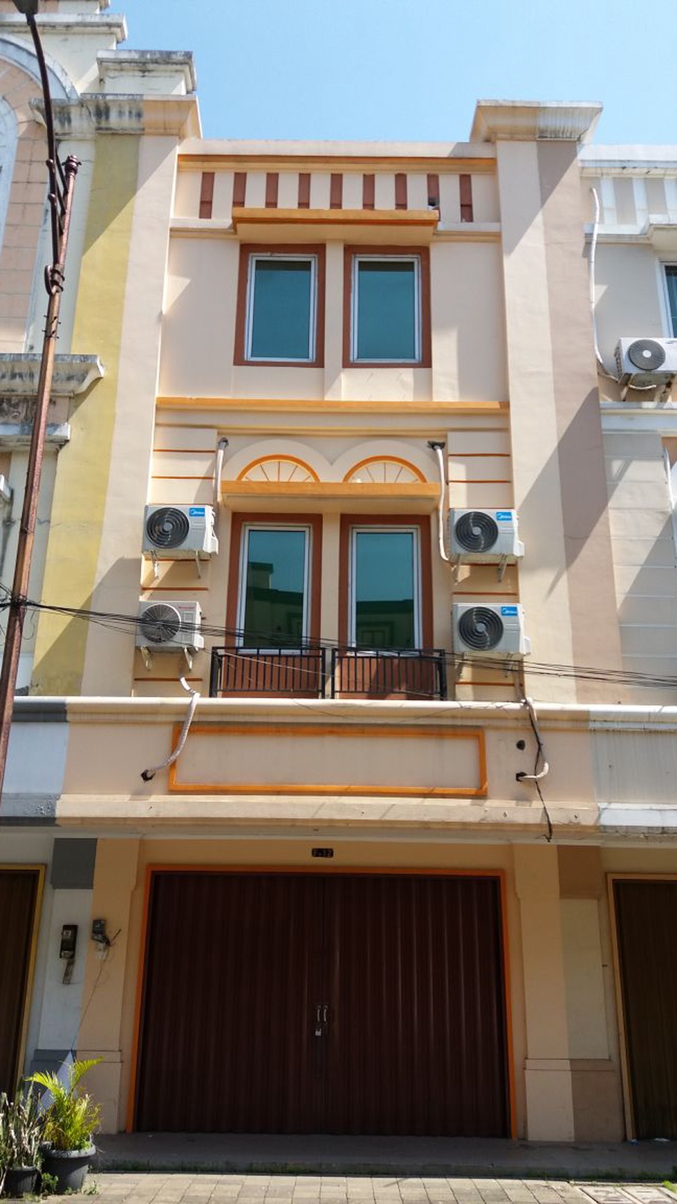 Ruko siap pakai Madrid 2