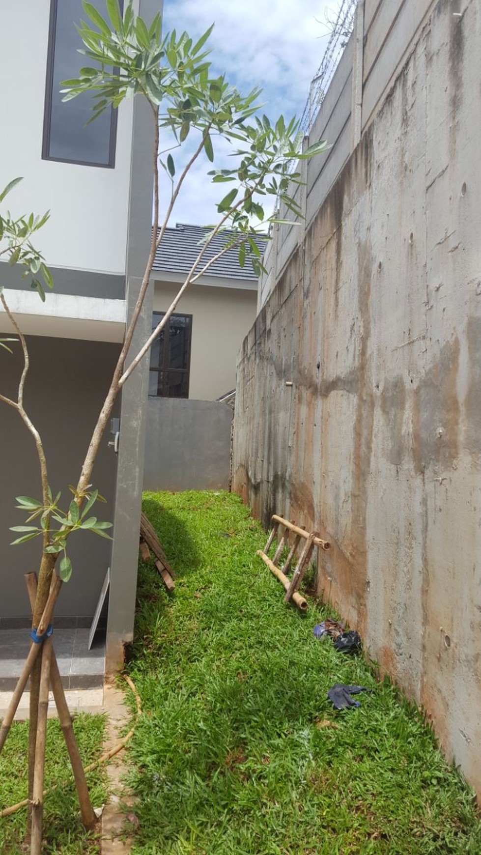 Rumah Baru,dalam cluster di Serpong