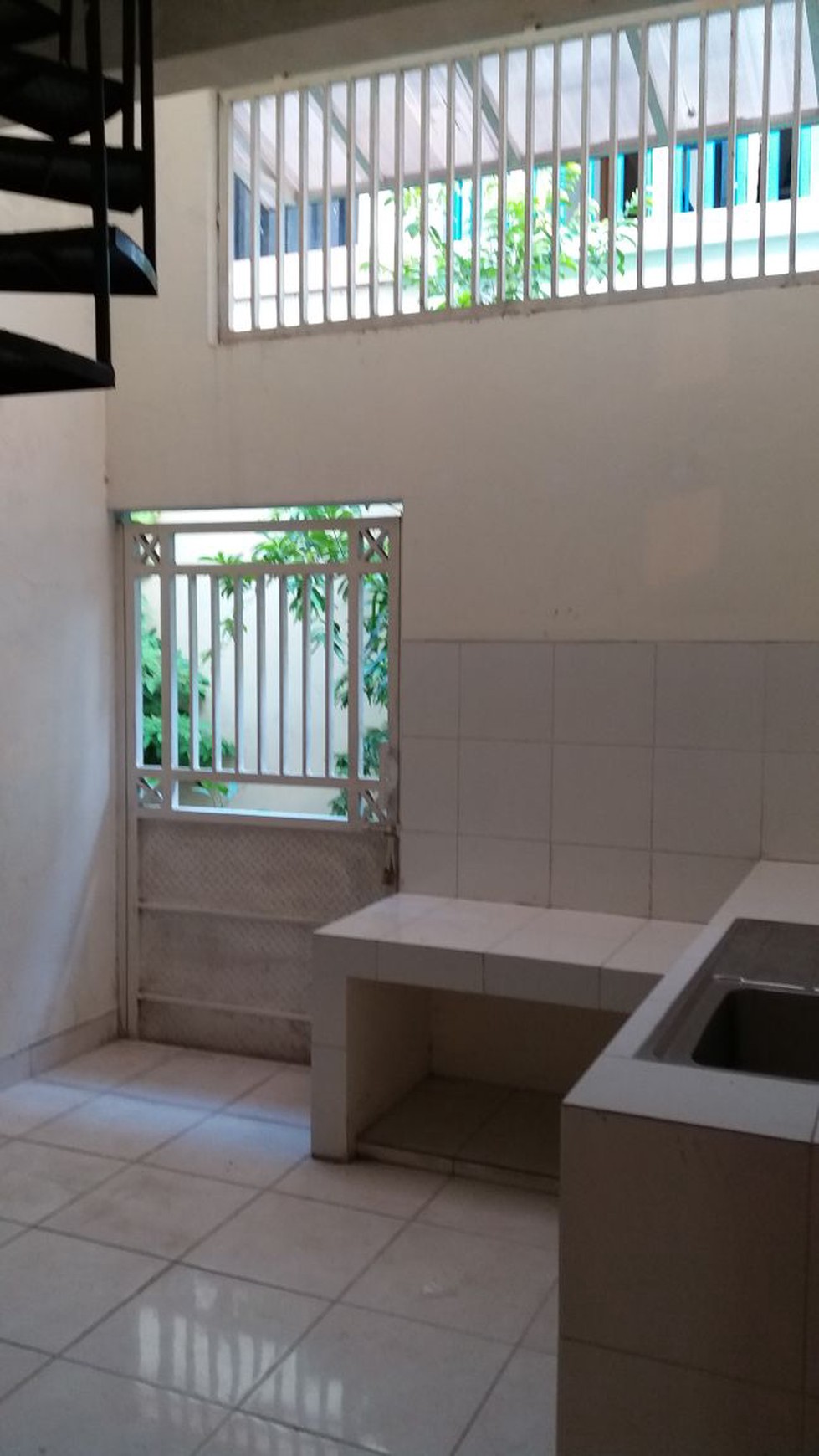 Rumah Nyaman dan Disewakan di Kawasan Cluster Discovery, Bintaro
