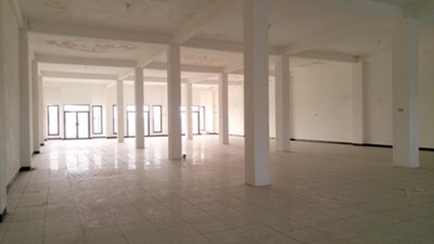 Gedung di Kendangsari Industri bisa untuk Kantor / Showroom / Ruko / Resto / Klinik dsb, Lokasi Strategis, Siap Pakai - TAN -