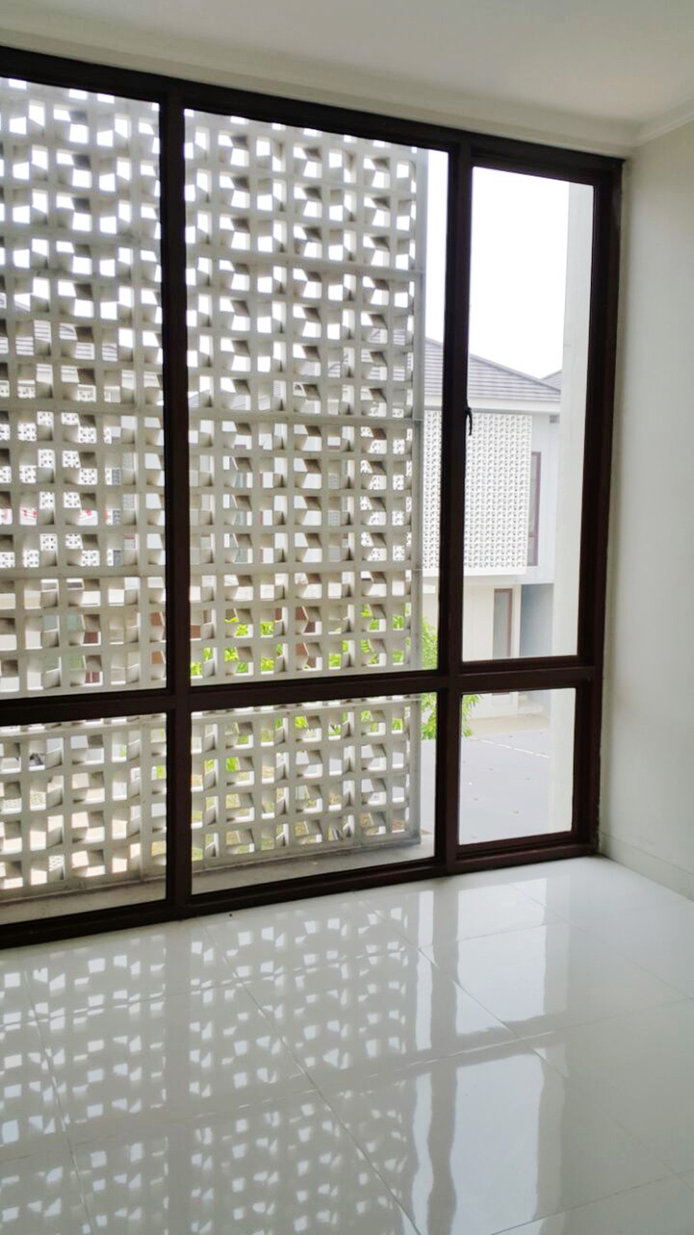 HARGA MURAH!! Rumah Nyaman dan Siap Huni di Kawasan Cluster Discovery, Bintaro