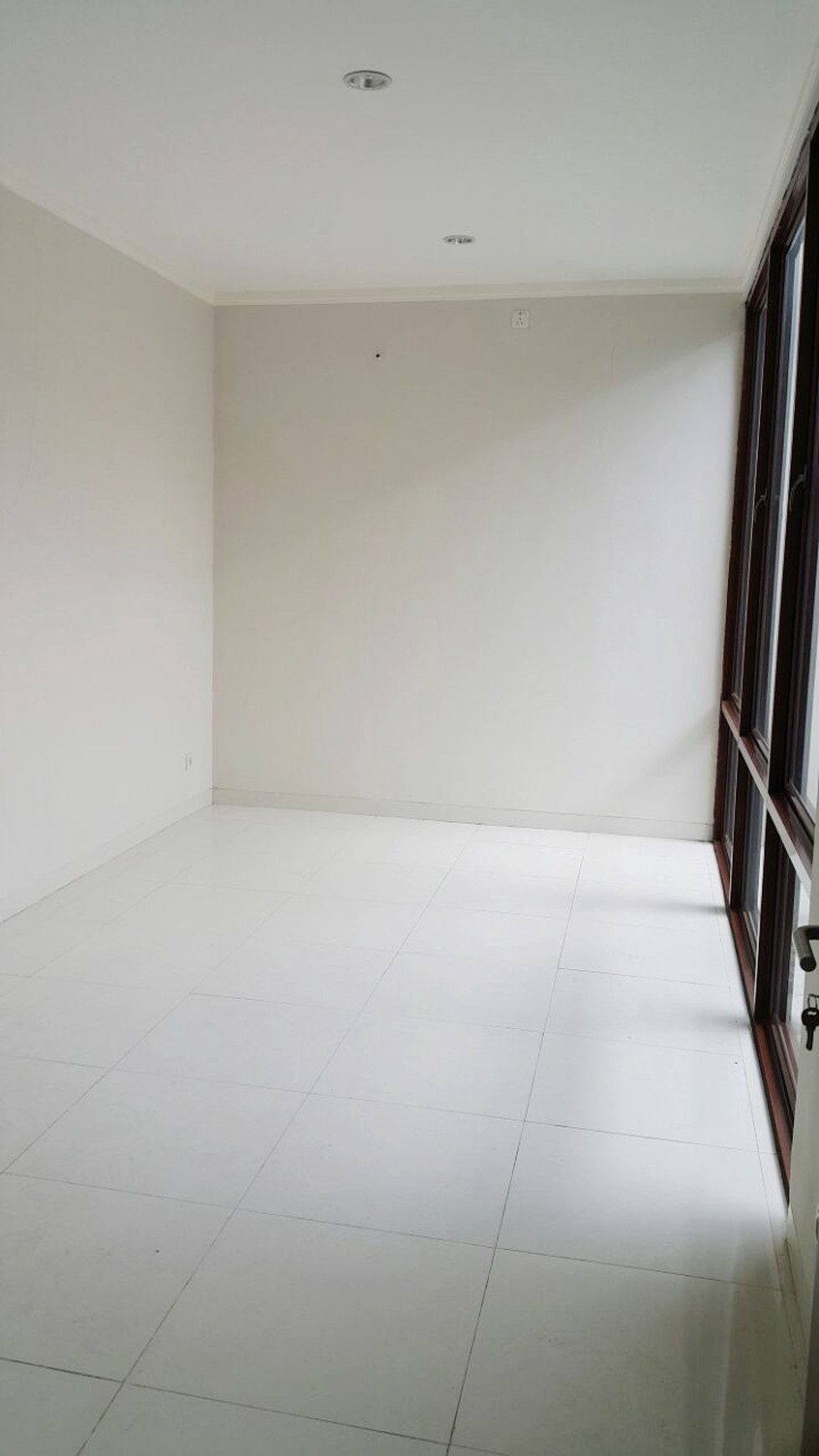 HARGA MURAH!! Rumah Nyaman dan Siap Huni di Kawasan Cluster Discovery, Bintaro