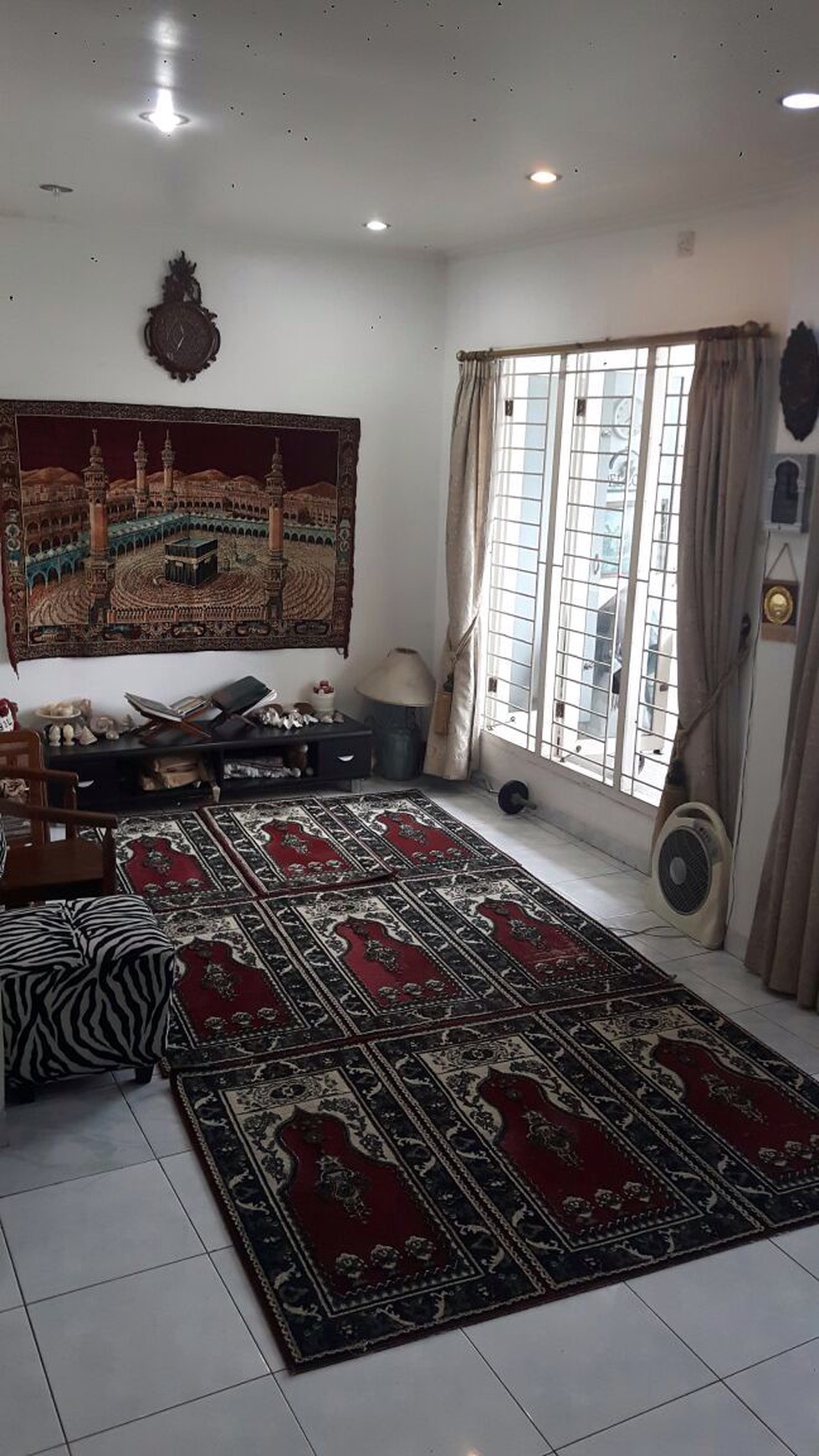 DIJUAL CEPAT!! Murah dan Nego Rumah Nyaman di Kawasan Perumahan Kucica, Bintaro