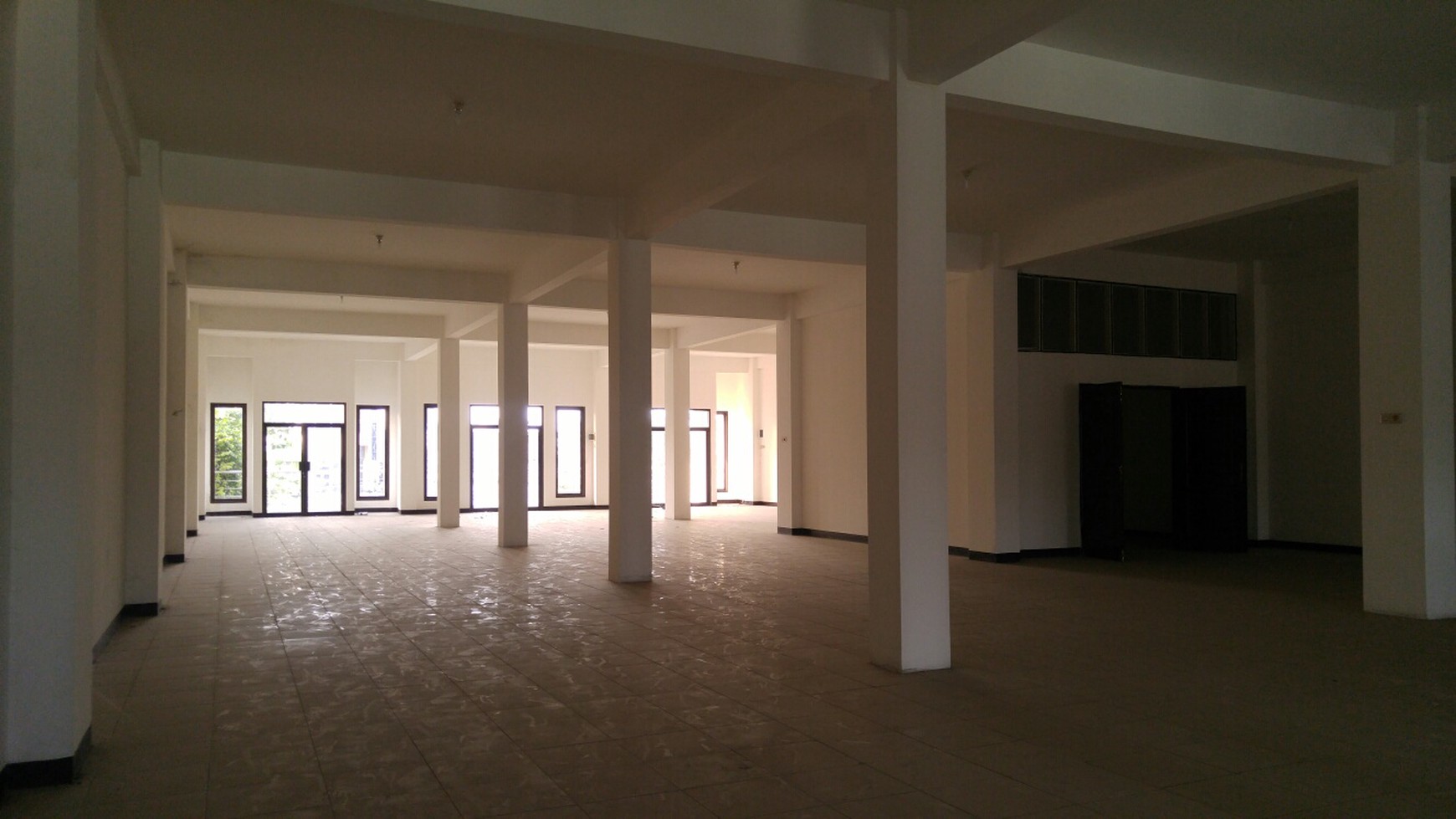 Gedung Disewa Raya Kendangsari Industri dekat Rungkut Industri.