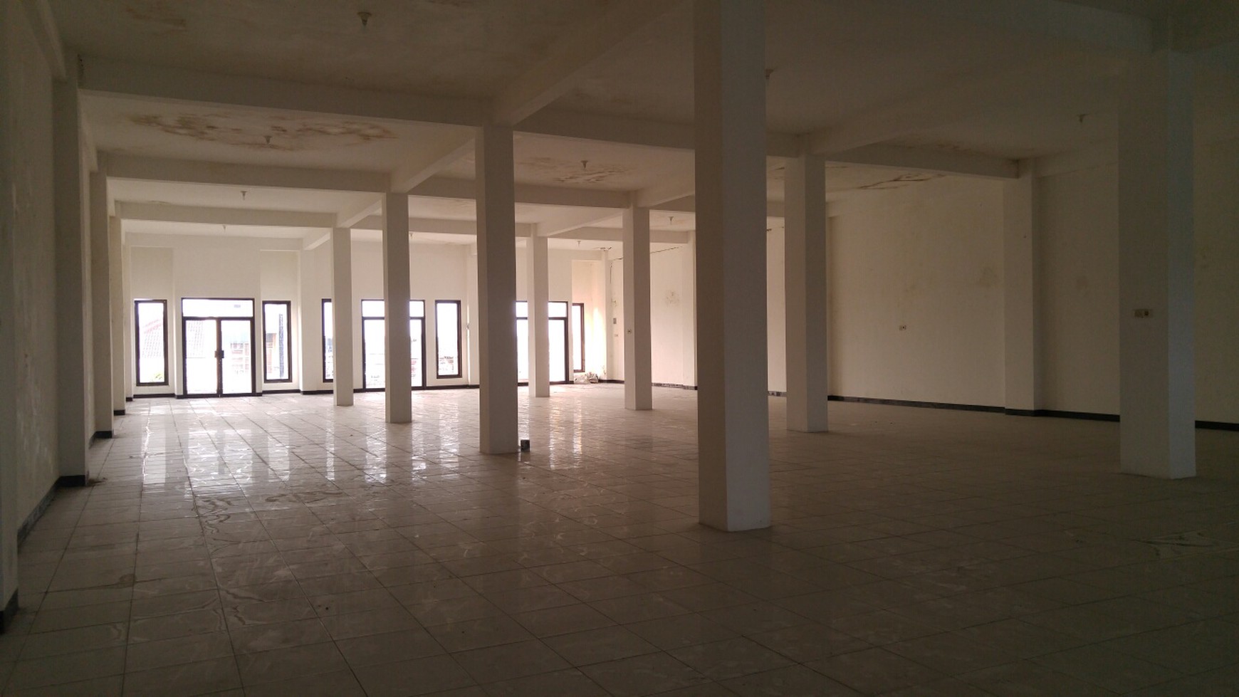Gedung Disewa Raya Kendangsari Industri dekat Rungkut Industri.