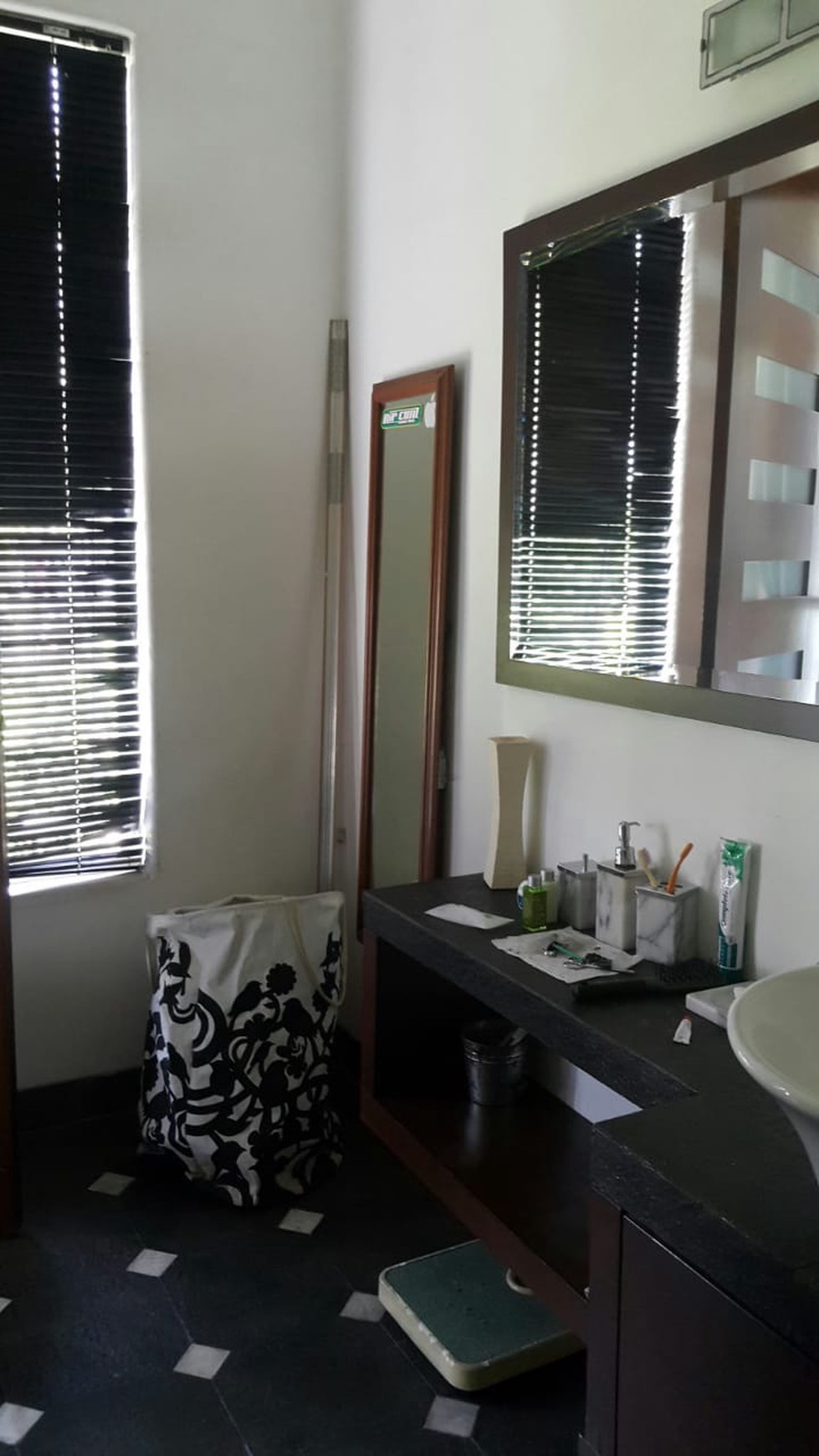 Dijual Rumah di Taman Himalaya - Lippo Karawaci