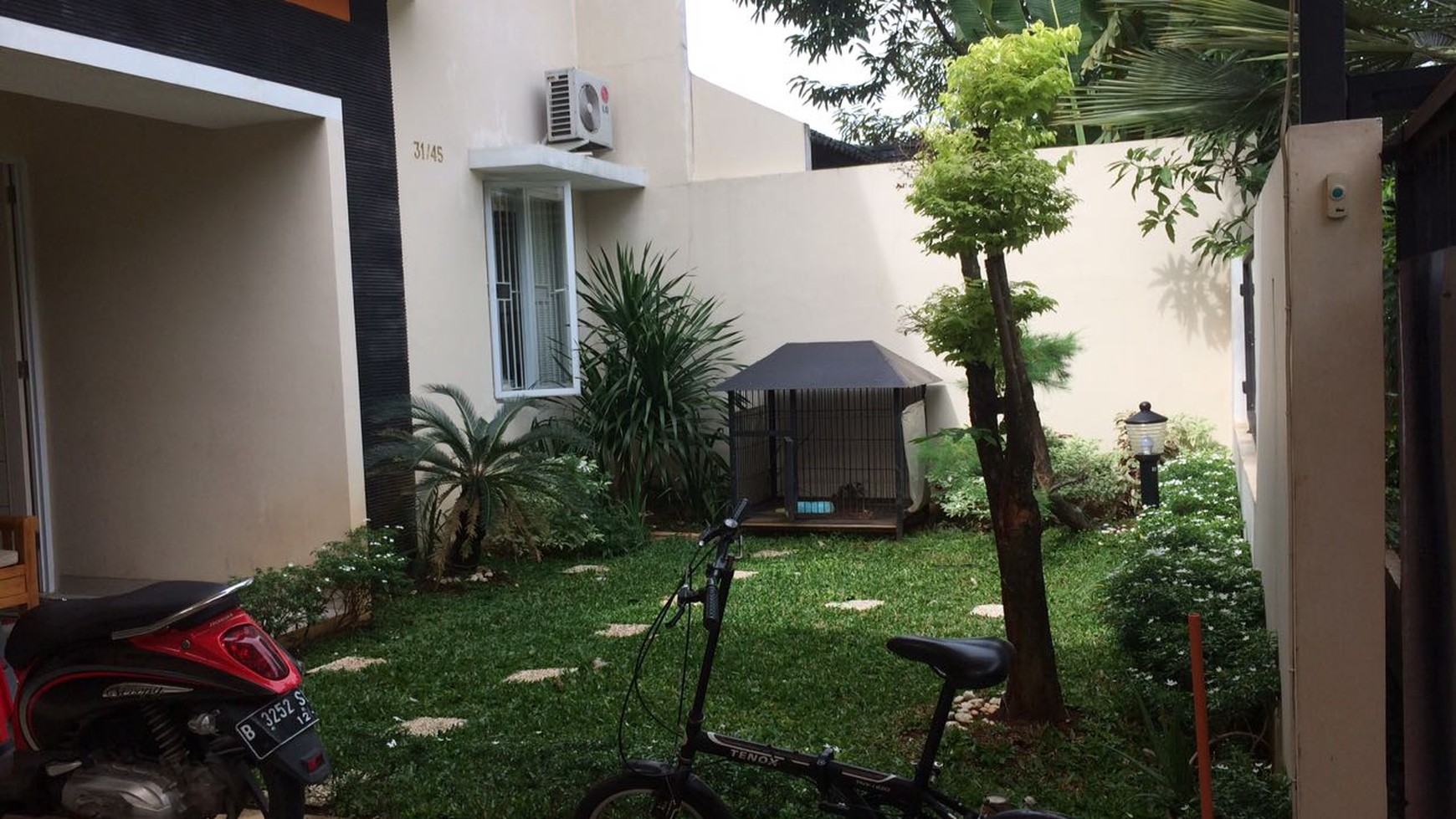 Rumah Nyaman dan Siap Huni di Kawasan Plumeria Residence, Bintaro